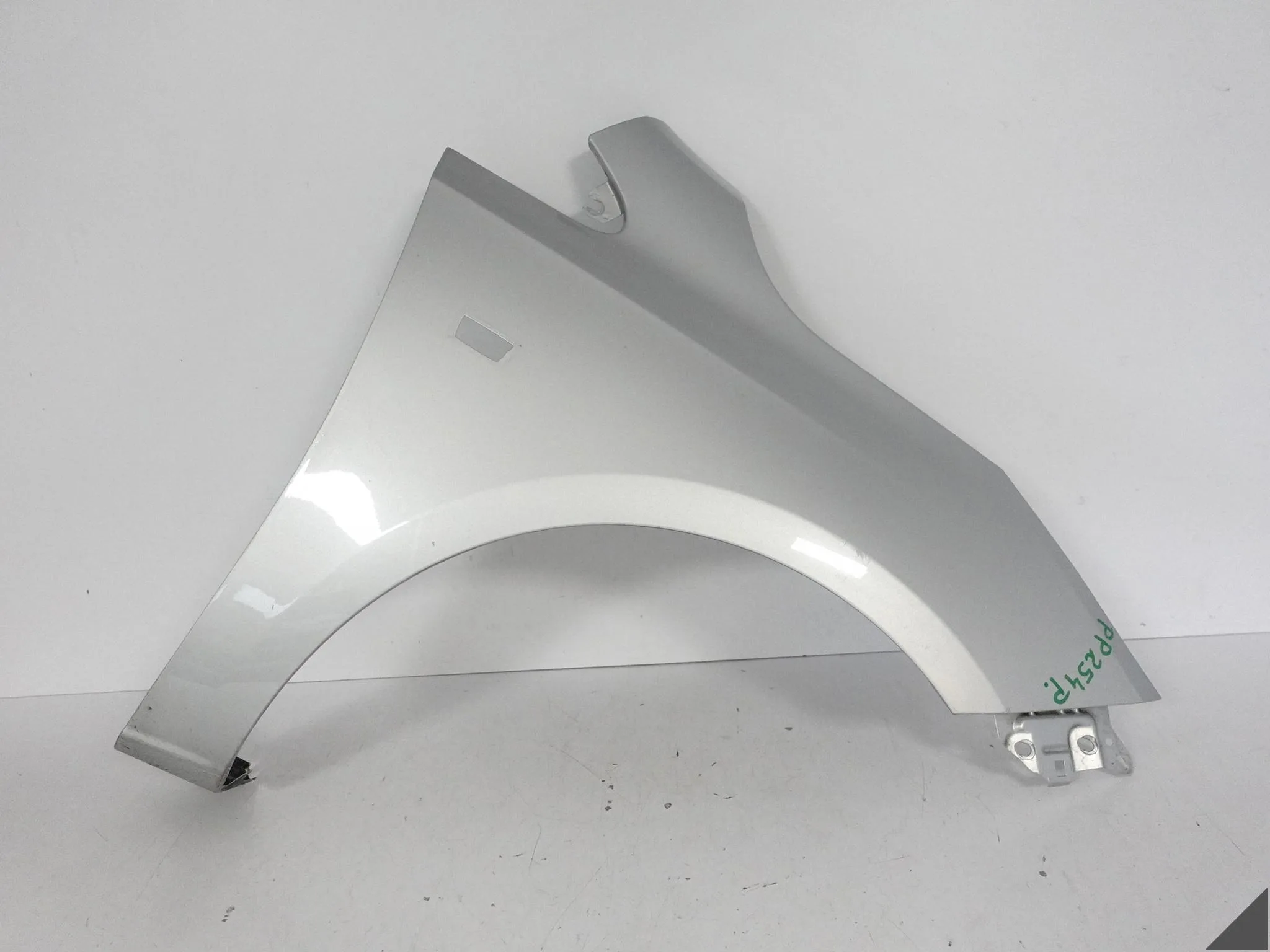 OPEL CORSA E V (5 GENERACJA) 14-19 BŁOTNIK FENDER PRAWY PRZÓD B.ŁADNY OPEL CORSA E V (5 GENERACJA) 14-19 BŁOTNIK FENDER PRAWY PRZÓD B.ŁADNY