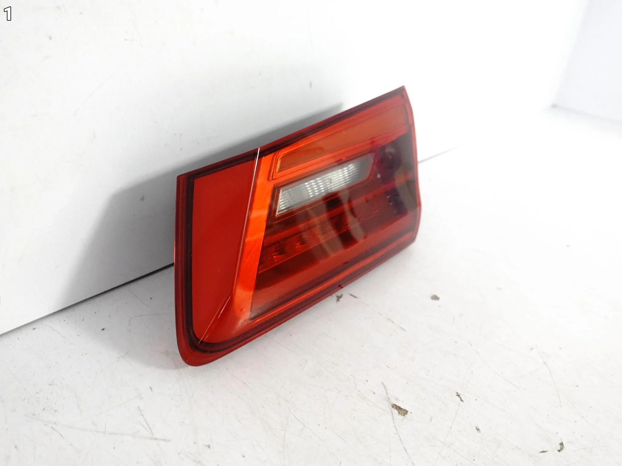 BMW 5 G30 SEDAN M5 F90 17-20 LAMPA LED PRAWA TYŁ W KLAPĘ EUROPA 2a4b3b44b6433a8a4a0300c1008ab2ad