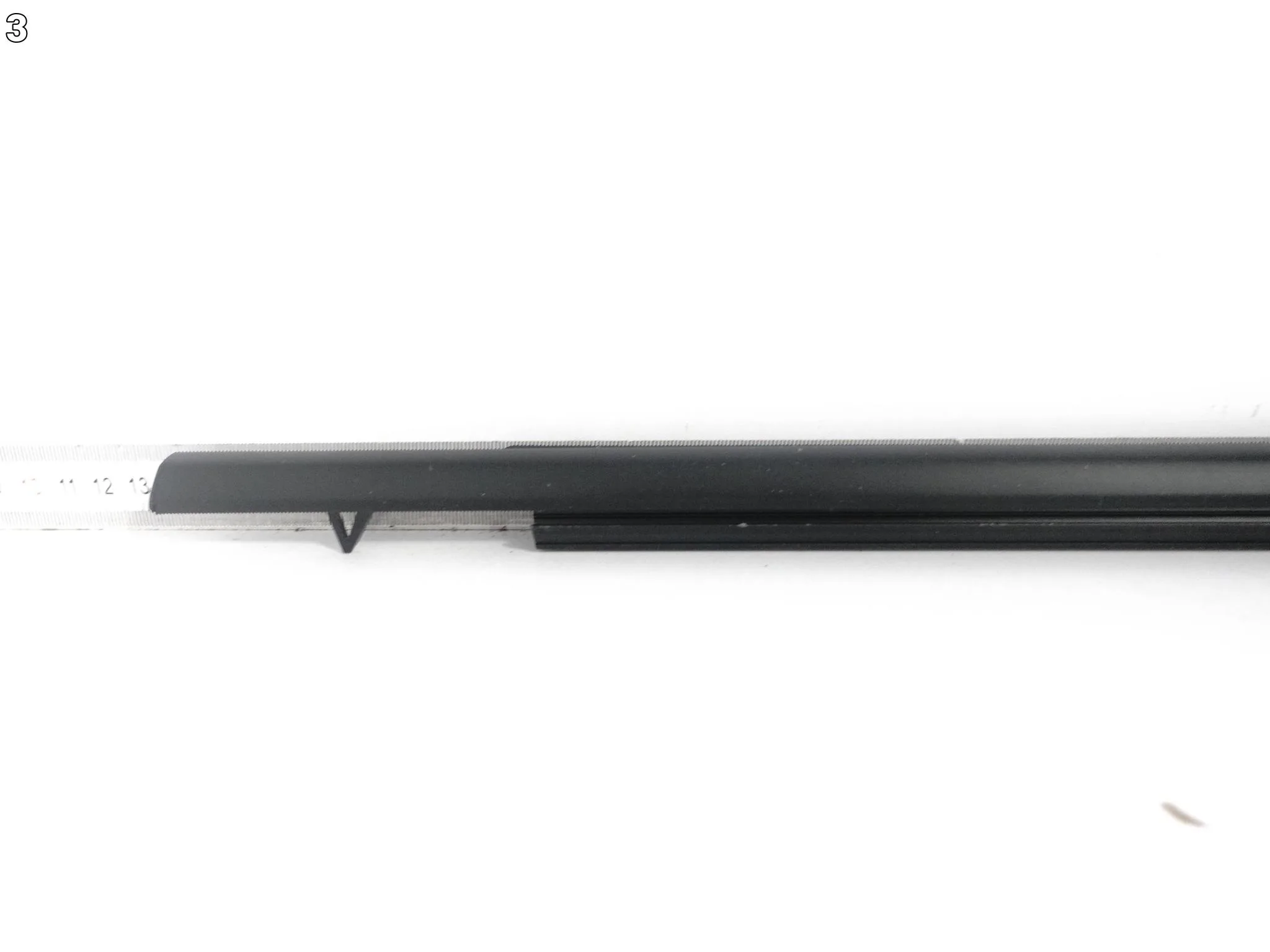 TOYOTA COROLLA E21 XII KOMBI 18- LISTWA ZGARNIAJĄCA SZYBY DRZWI TYŁ LEWA TOYOTA COROLLA E21 XII KOMBI 18- LISTWA ZGARNIAJĄCA SZYBY DRZWI TYŁ LEWA - obrazek 4