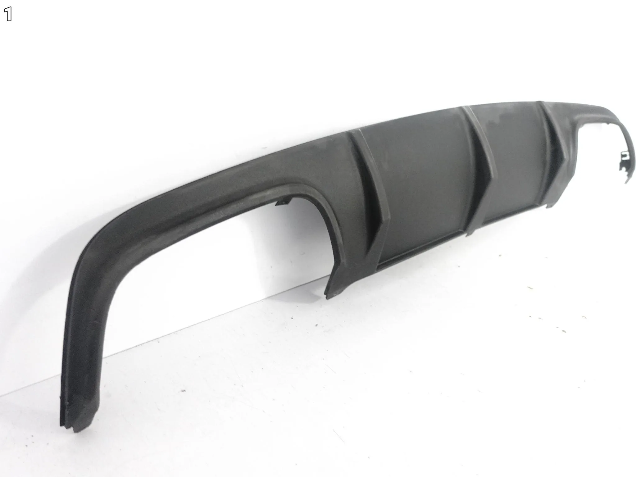 MERCEDES C-KLASA W204 C63 63 AMG SEDAN 07-11 SPOILER DYFUZOR W ZDERZAK TYŁ c44d08dca54228f87b50b13947a57725