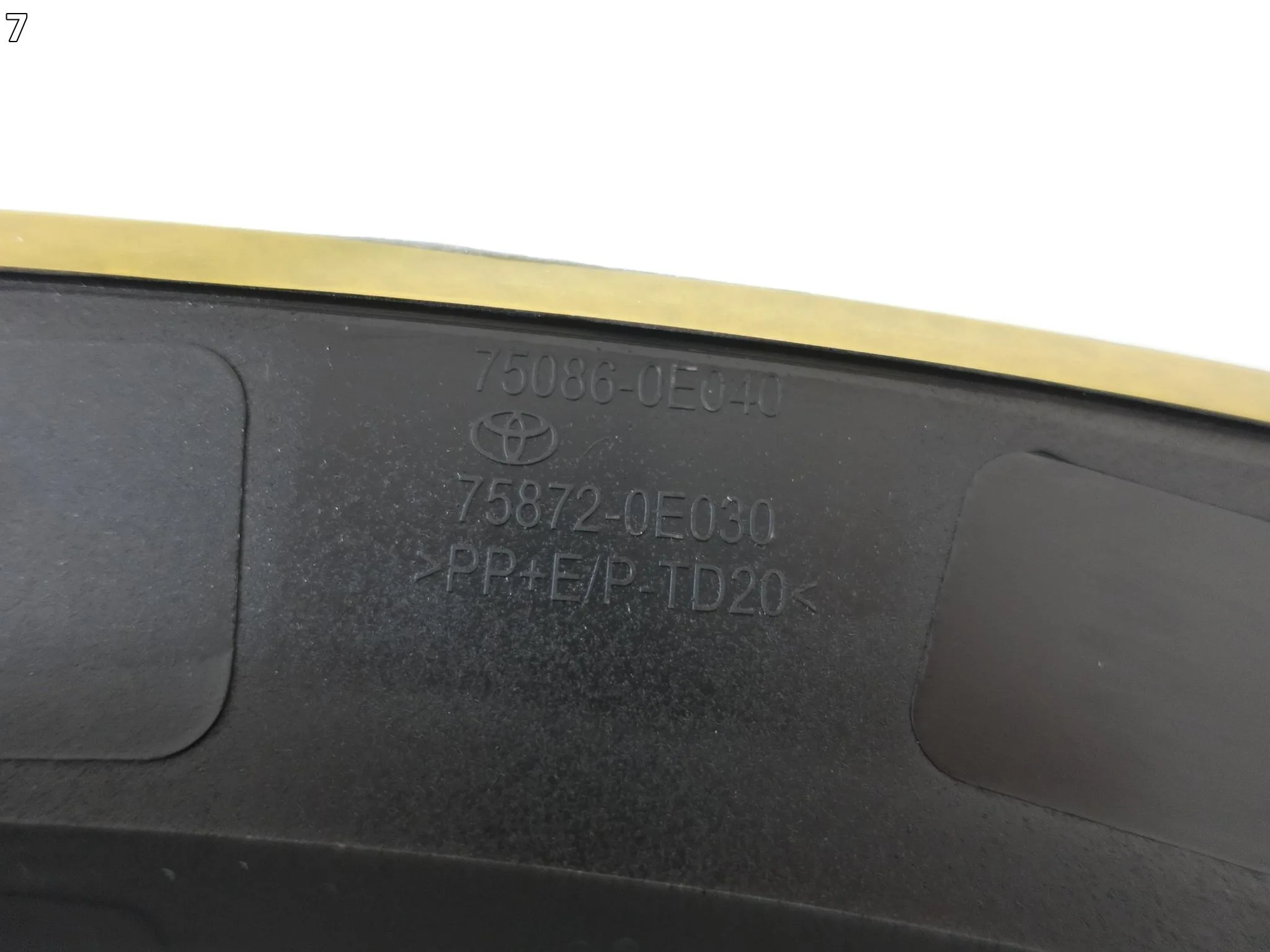 TOYOTA HIGHLANDER IV 4 19- LISTWA NAKŁADKA NA BŁOTNIK PRZÓD LEWA ORG TOYOTA HIGHLANDER IV 4 19- LISTWA NAKŁADKA NA BŁOTNIK PRZÓD LEWA ORG - obrazek 8