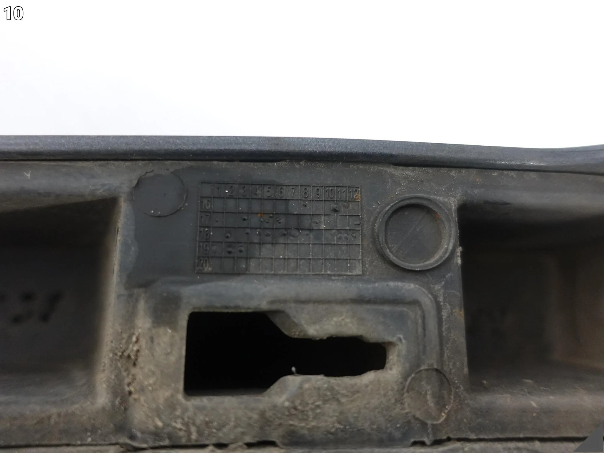 VW TOUAREG 3 III 760 761 CR CR7 18-26 LISTWA NAKŁADA BŁOTNIKA TYŁ LEWA e45d9186d3414f63c170fe4299990e00