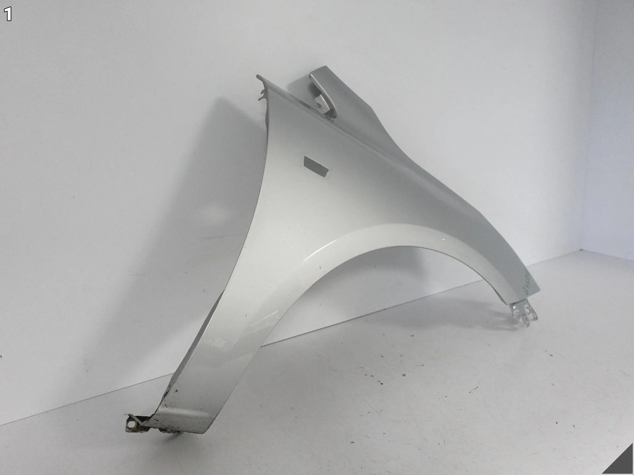 OPEL CORSA E V (5 GENERACJA) 14-19 BŁOTNIK FENDER PRAWY PRZÓD B.ŁADNY OPEL CORSA E V (5 GENERACJA) 14-19 BŁOTNIK FENDER PRAWY PRZÓD B.ŁADNY
