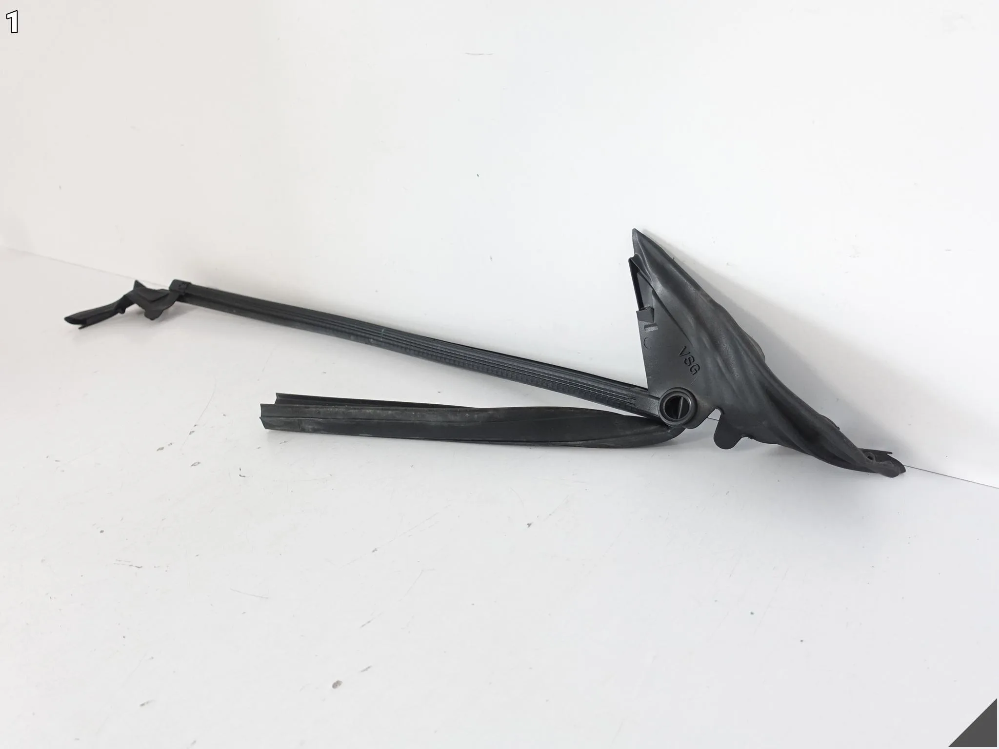 AUDI A7 S7 RS7 4G8 C7 10-18 USZCZELKA OTWORU OKIENNEGO DRZWI LEWA PRZÓD c1dc46df568fddd01e0d170e40895d20