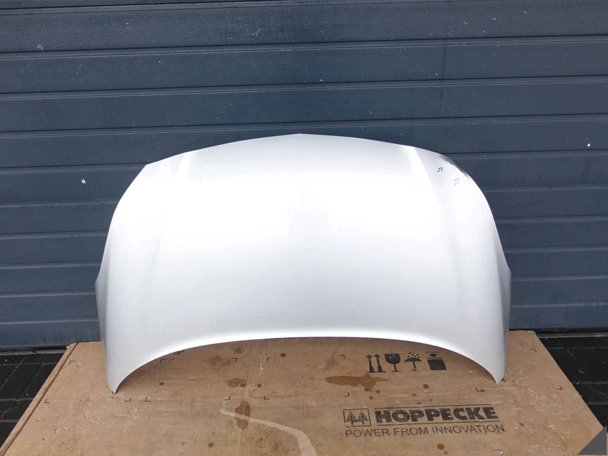 OPEL CORSA E V (5 GENERACJA) 14-19 MASKA POKRYWA SILNIKA BONNET HOOD PRZÓD Biała maska opel corsa