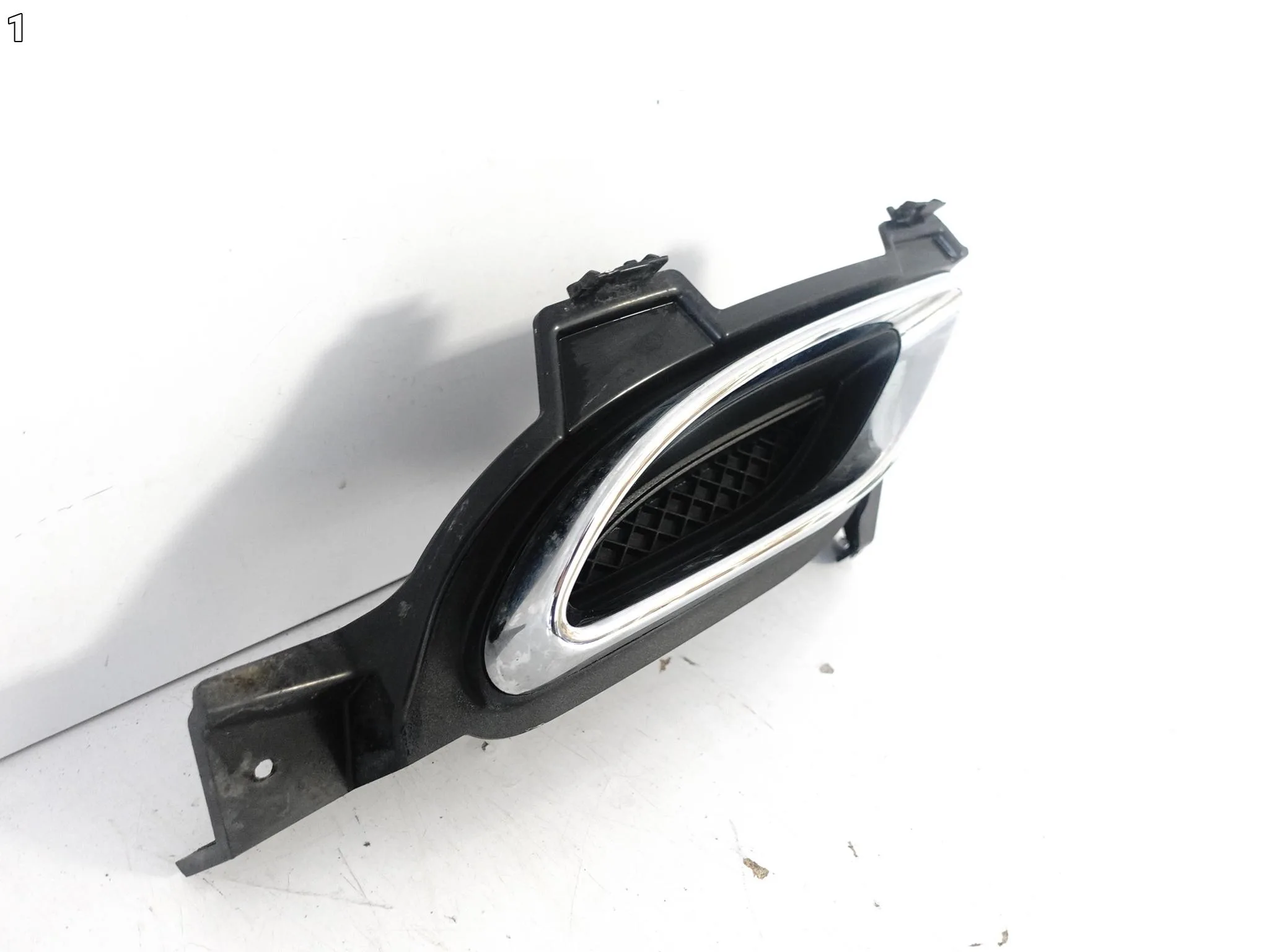 MERCEDES C-KLASA W205 AMG LIFT 18-21 ATRAPA KOŃCÓWKA WYDECHU CHROM TYŁ LEWA 6403ae52ed2b0d1f2ad9194f23098177