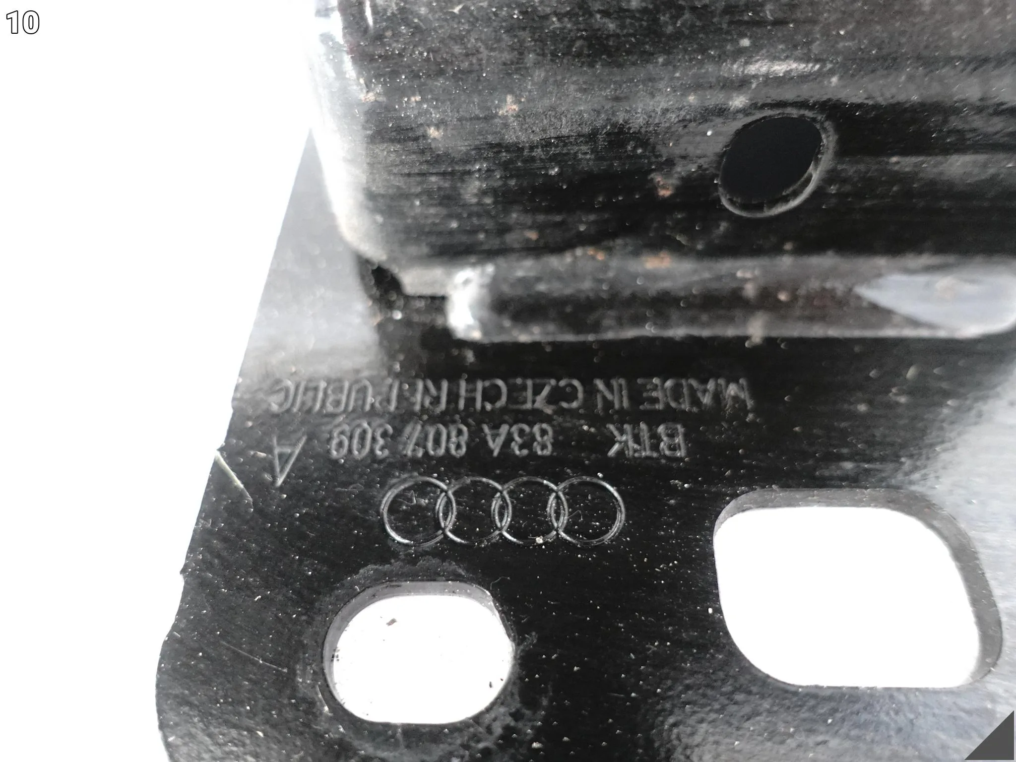AUDI Q3 83A F3 18-25 BELKA WZMOCNIENIE WSPORNIK W ZDERZAK TYŁ + ANTENA 24KM c9f8a9150999de9e6c808aa564a80e06