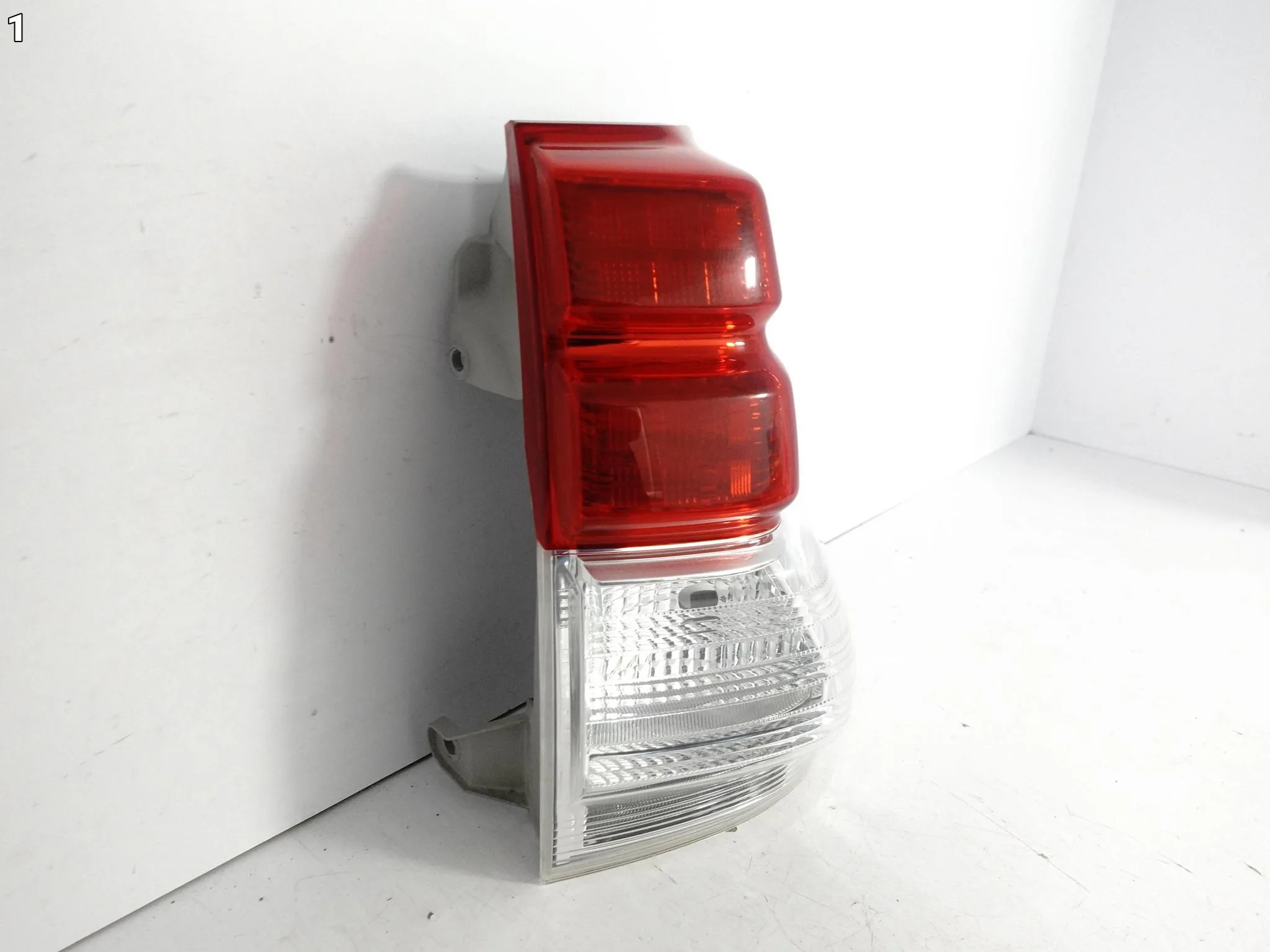 TOYOTA LAND CRUISER PRADO FJ150 150 09-13 LAMPA PRAWA TYŁ EUROPA f9fc95c604746f41235ef9d15fda6e06