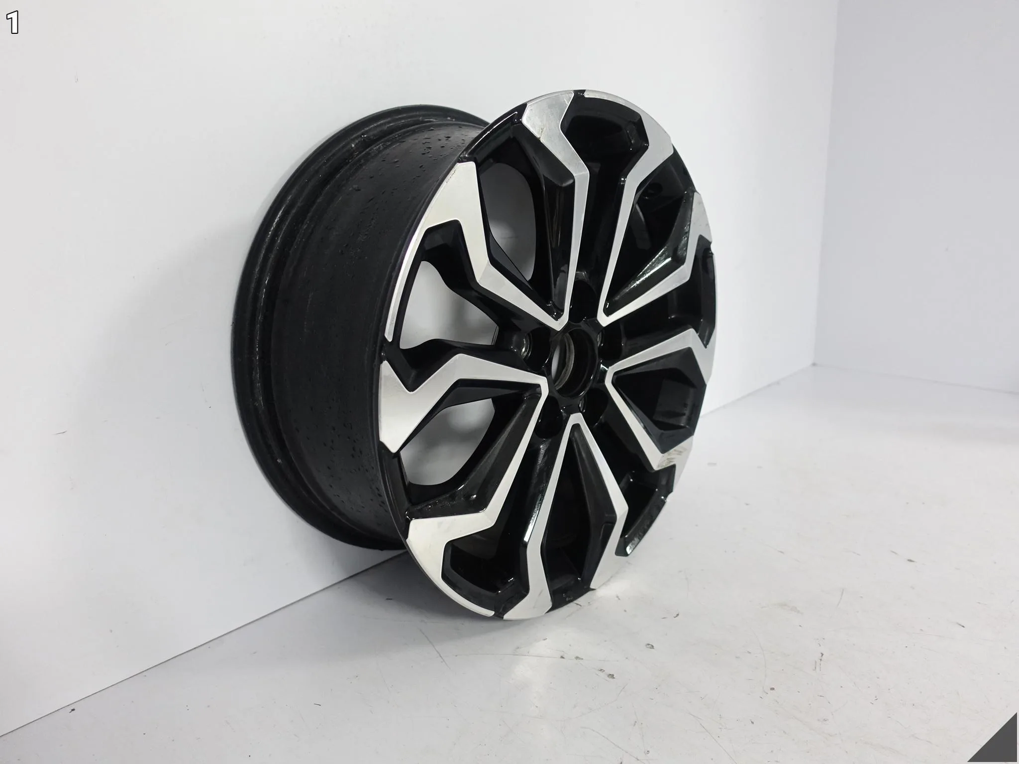 TOYOTA YARIS CROSS AURIS COROLLA AVENSIS FELGA ALUFELGA 7Jx17 ET50 5×114,3 bb3a882ae46862b116ca6b005172d40d
