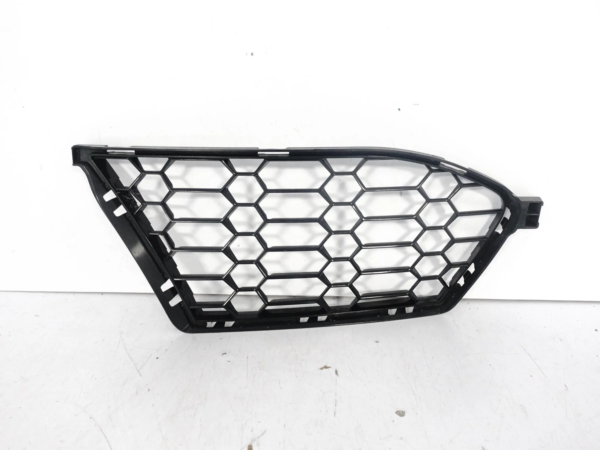 BMW M3 G80 G81 M4 G82 G83 M-POWER COMPETITION KRATKA W ZDERZAK PRZÓD PRAWA 8876d4936435bbfddd8e17f5bc7a8af1