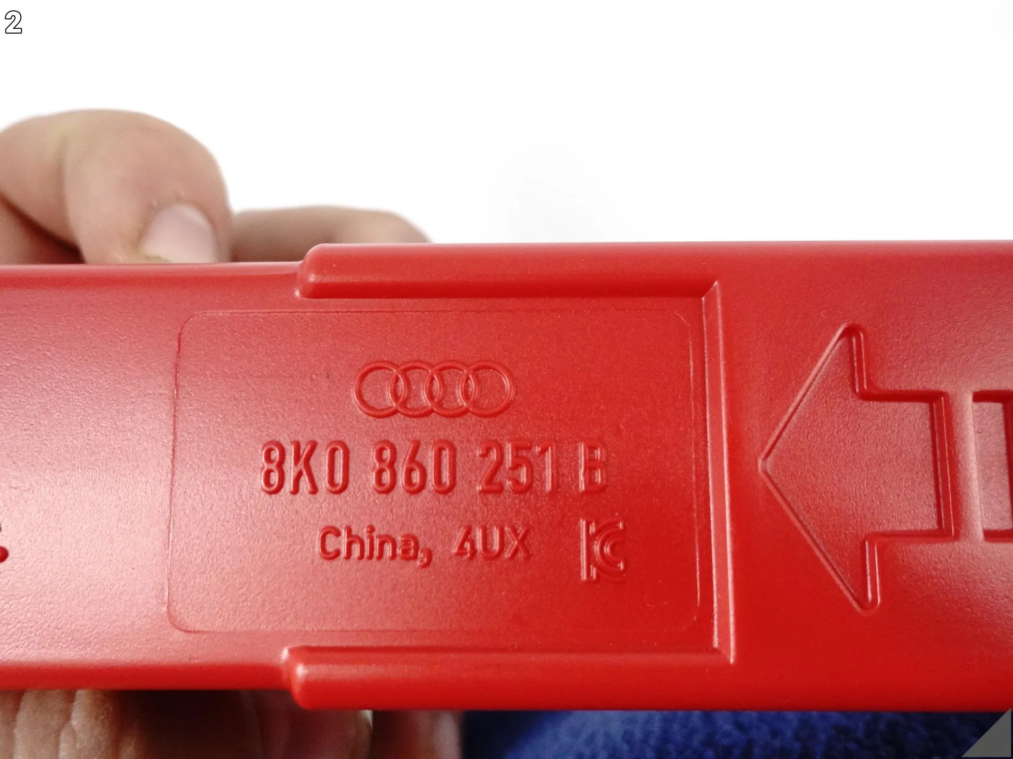 AUDI Q3 83A F3 VW SEAT BENTLEY SKODA TRÓJKĄT OSTRZEGAWCZY 8K0860251B 08ddcc31bd68d881a5cc7b63017fbe63
