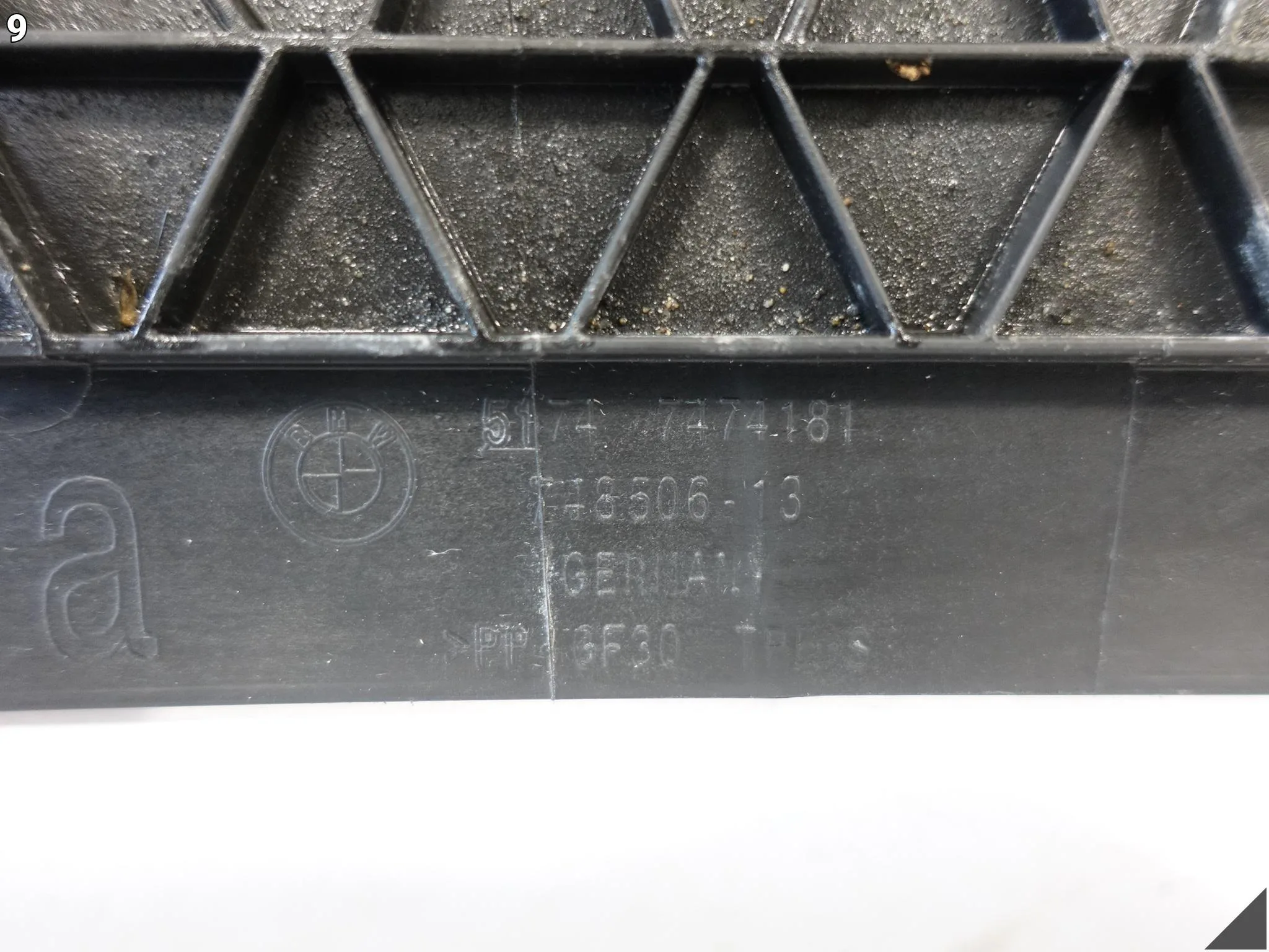 BMW 8 M850iX G14 G15 M-PAKIET MSP 18- KIEROWNICA KANAŁ WLOT POWIETRZA DOLNY 34ee9b9a592035d4316de474a2eaa904