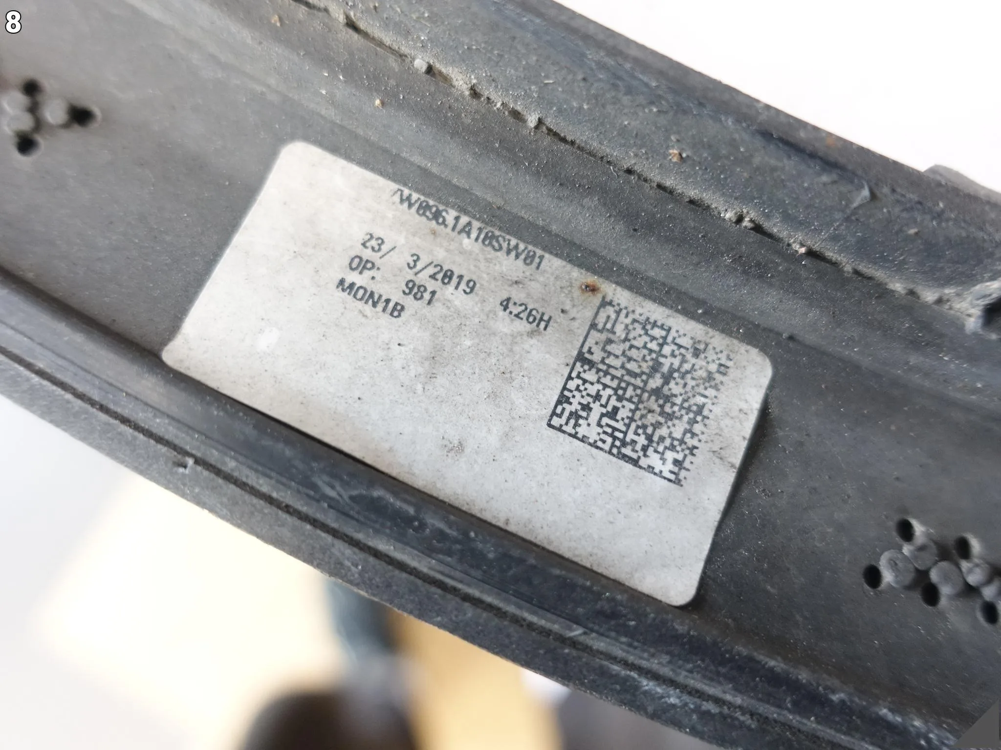 VW TOUAREG 3 III 760 761 CR CR7 18-26 LISTWA NAKŁADA BŁOTNIKA TYŁ LEWA d13d176edfad9c44e5c7041673a9565c