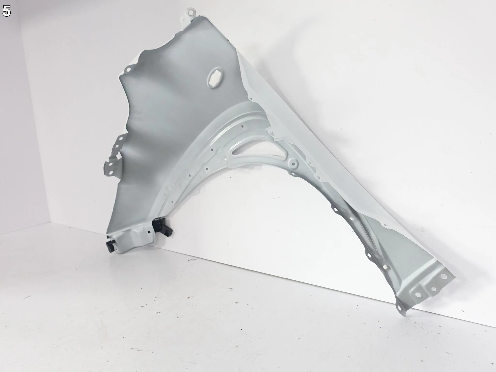 TOYOTA AYGO X 21- BŁOTNIK FENDER PRAWY PRZÓD TOYOTA AYGO X 21- BŁOTNIK FENDER PRAWY PRZÓD