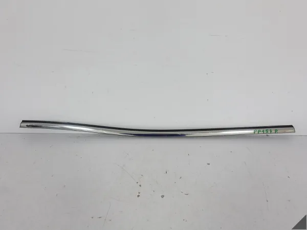 RENAULT KADJAR 15-22 LISTWA ZGARNIAJĄCA CHROM SZYBY DRZWI PRAWA TYŁ RENAULT KADJAR 15-22 LISTWA ZGARNIAJĄCA CHROM SZYBY DRZWI PRAWA TYŁ