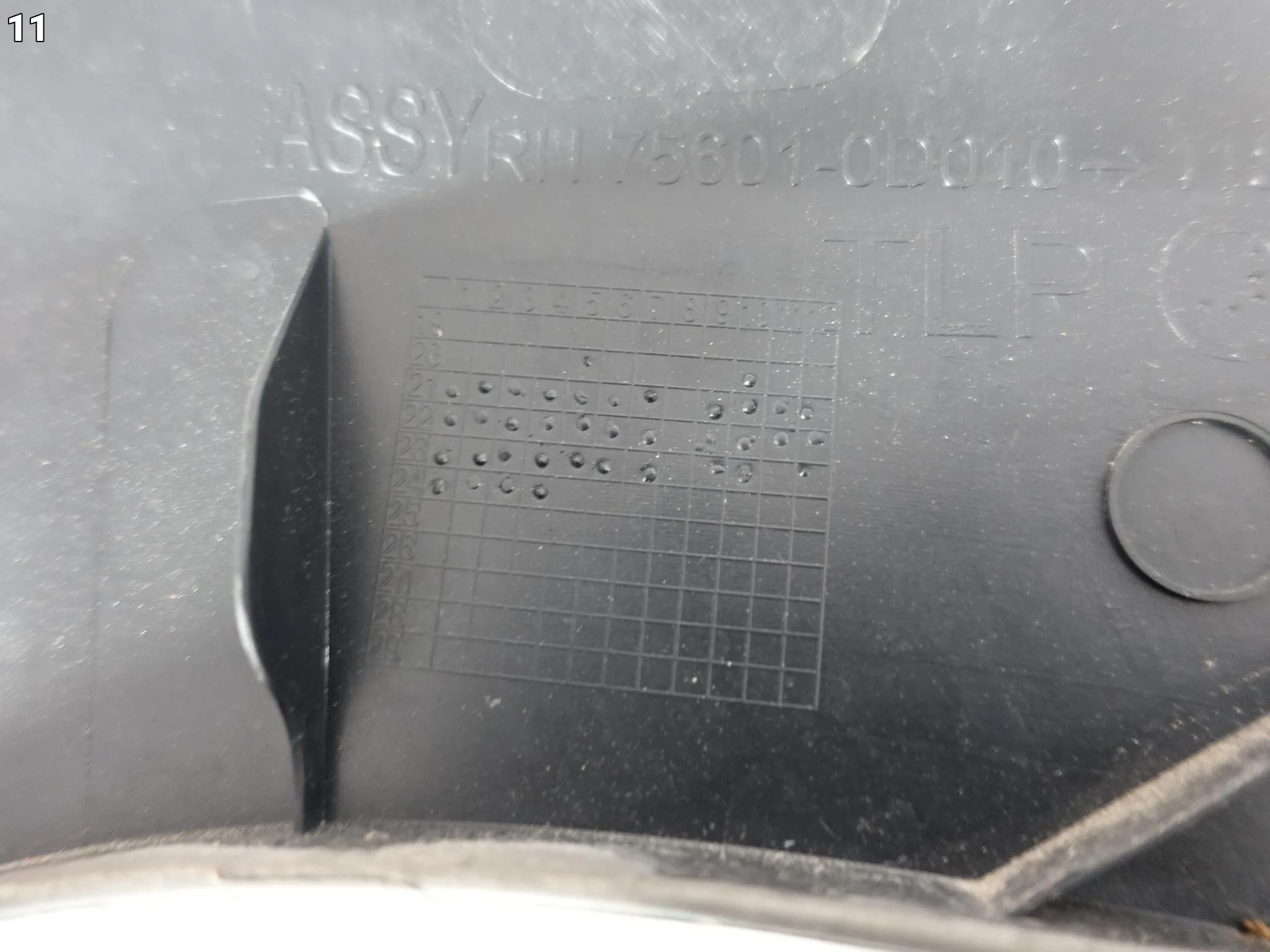 TOYOTA YARIS CROSS 20- LISTWA NAKŁADKA NA BŁOTNIK PRZÓD PRAWA ORYGINALNA TOYOTA YARIS CROSS 20- LISTWA NAKŁADKA NA BŁOTNIK PRZÓD PRAWA ORYGINALNA - obrazek 12