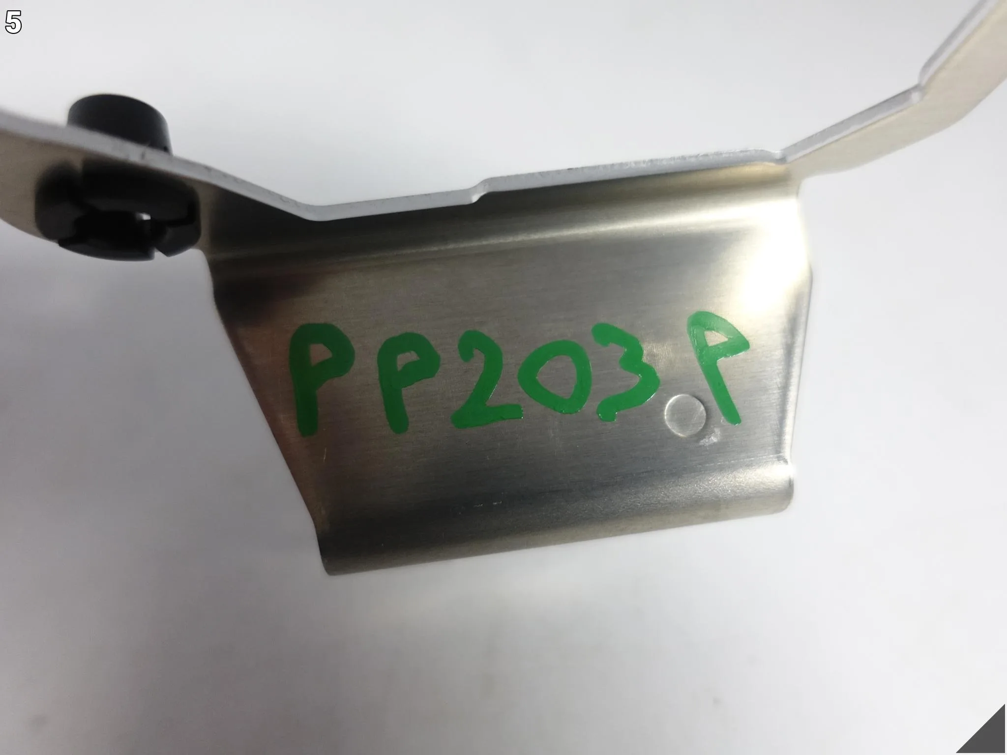 AUDI S8 A8 4N0 D5 17- MOCOWANIE BLACHA WSPORNIK RADARU ACC PRAWY PRZÓD AUDI S8 A8 4N0 D5 17- MOCOWANIE BLACHA WSPORNIK RADARU ACC PRAWY PRZÓD - obrazek 6