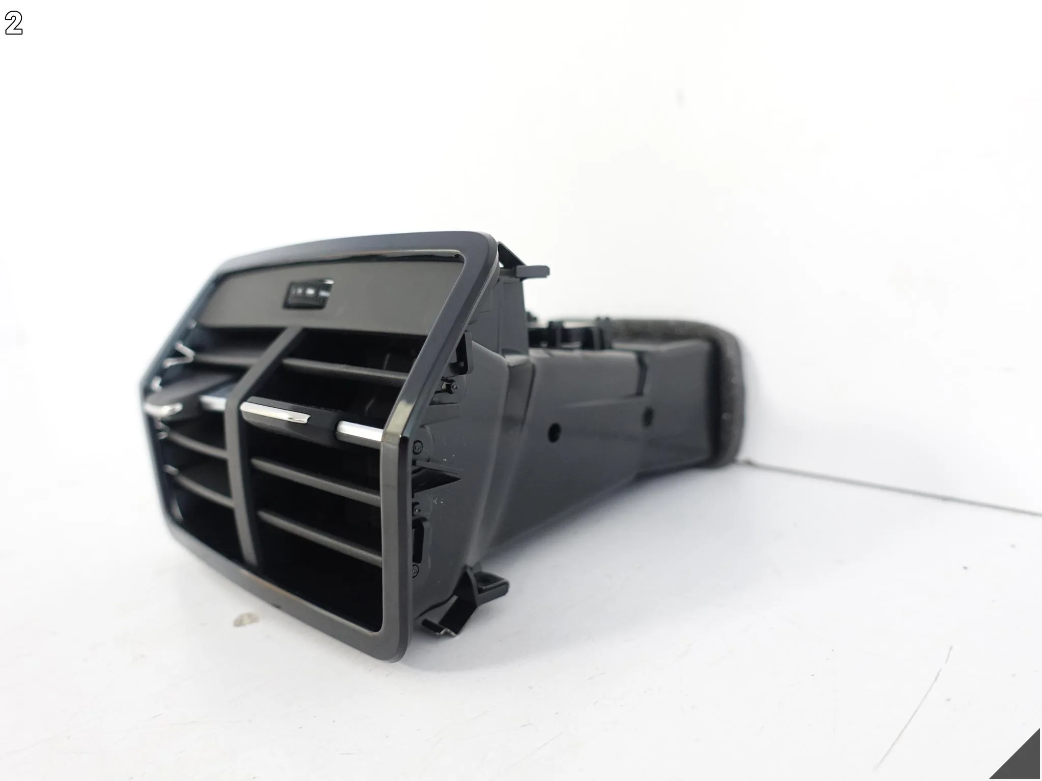 AUDI Q3 83A F3 18-25 KRATKA NAWIEWU TUNEL ŚROKOWY TYŁ + WZMACNIACZ ANTENA 4e359b50e0c5e9f91e385341ca316589