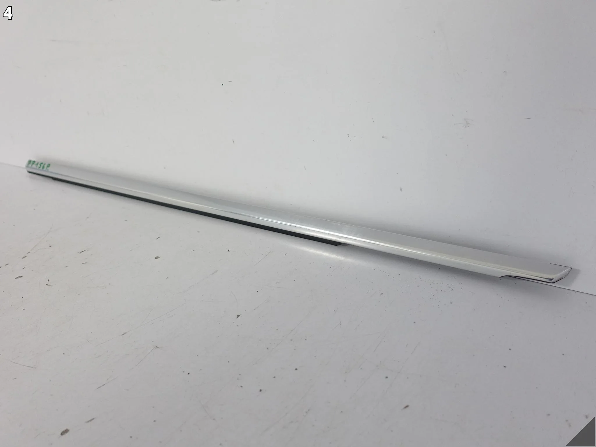 MERCEDES E-KLASA W213 LIFT 16-23 LISTWA ZGARNIAJĄCA SZYBY DRZWI LEWY PRZÓD MERCEDES E-KLASA W213 LIFT 16-23 LISTWA ZGARNIAJĄCA SZYBY DRZWI LEWY PRZÓD - obrazek 5