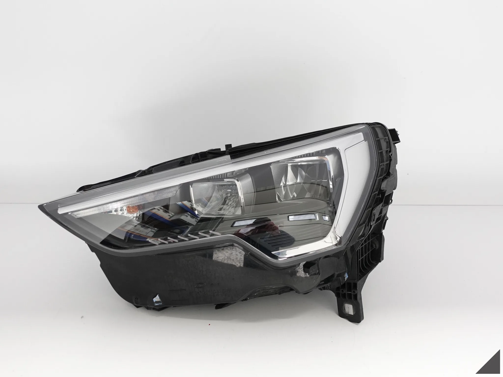 AUDI Q3 SQ3 II 2 F3 83A 18-25 LAMPA HEADLIGHT ZWYKŁA FULL LED LEWA PRZÓD EU AUDI Q3 SQ3 II 2 F3 83A 18-25 LAMPA HEADLIGHT ZWYKŁA FULL LED LEWA PRZÓD EU