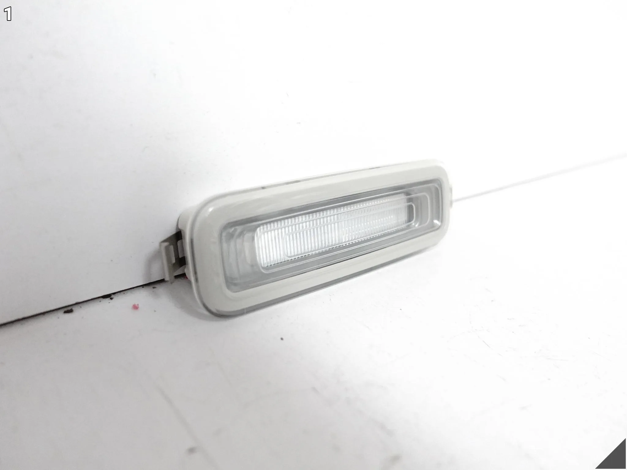 AUDI Q3 83A VW BENTLEY LAMBORGHINI OŚWIETLENIE KABINY LAMPKA LED PODSUFITKA 6686a4e6a992e5ef4909bc522027bcad