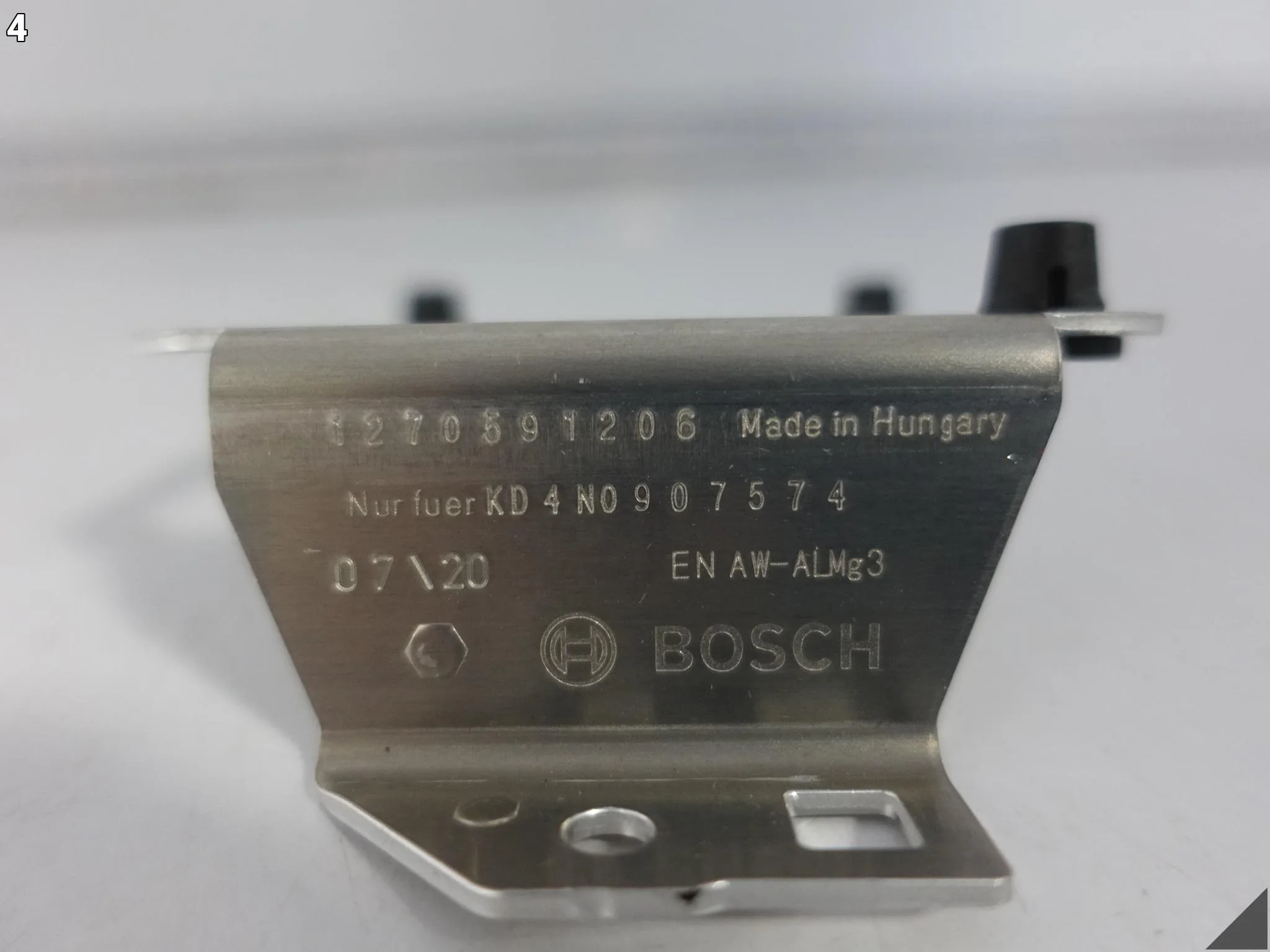 AUDI S8 A8 4N0 D5 17- MOCOWANIE BLACHA WSPORNIK RADARU ACC PRAWY PRZÓD AUDI S8 A8 4N0 D5 17- MOCOWANIE BLACHA WSPORNIK RADARU ACC PRAWY PRZÓD - obrazek 5