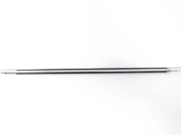 TOYOTA AURIS II 2 E18 LIFT 15-18 LISTWA ZGARNIAJĄCA SZYBY DRZWI PRZÓD PRAWA TOYOTA AURIS II 2 E18 LIFT 15-18 LISTWA ZGARNIAJĄCA SZYBY DRZWI PRZÓD PRAWA