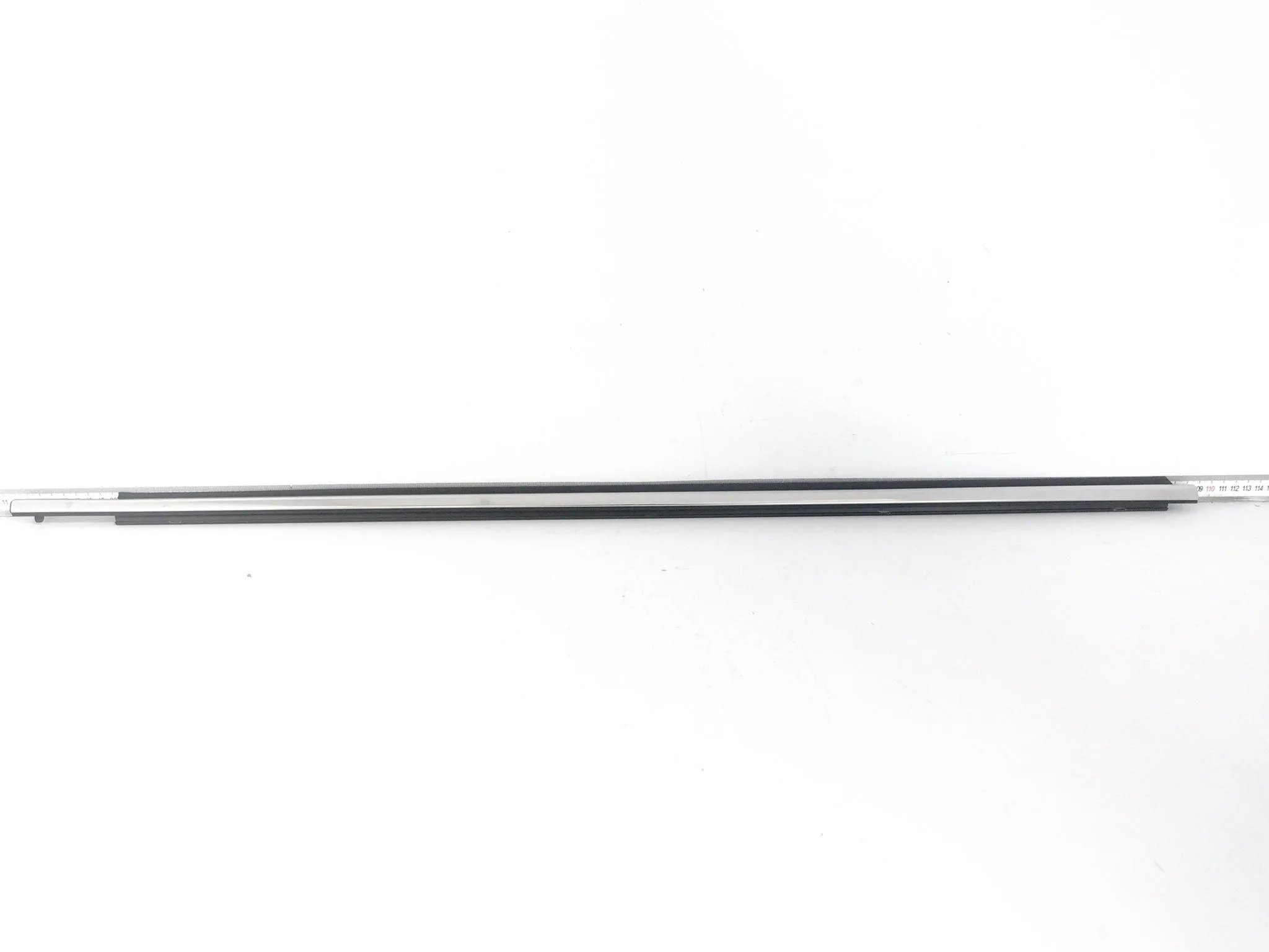TOYOTA AURIS II 2 E18 LIFT 15-18 LISTWA ZGARNIAJĄCA SZYBY DRZWI PRZÓD PRAWA TOYOTA AURIS II 2 E18 LIFT 15-18 LISTWA ZGARNIAJĄCA SZYBY DRZWI PRZÓD PRAWA