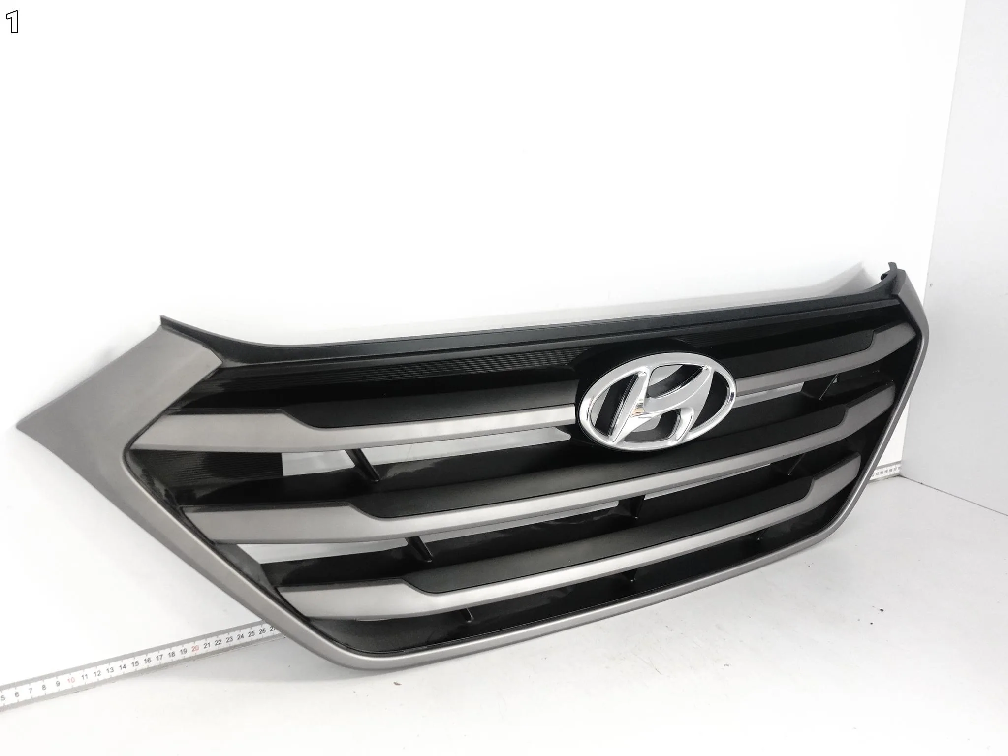 HYUNDAI TUCSON III 3 TL 15-18 GRILL ATRAPA KRATKA W ZDERZAK PRZÓD B.ŁADNY 9664573dd791861e4f2401c732680318
