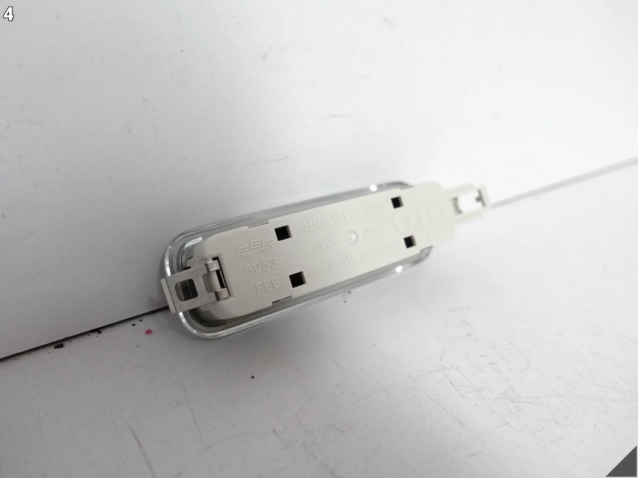 AUDI Q3 83A VW BENTLEY LAMBORGHINI OŚWIETLENIE KABINY LAMPKA LED PODSUFITKA 0fb89970e06d75b19a95948873d25ef6