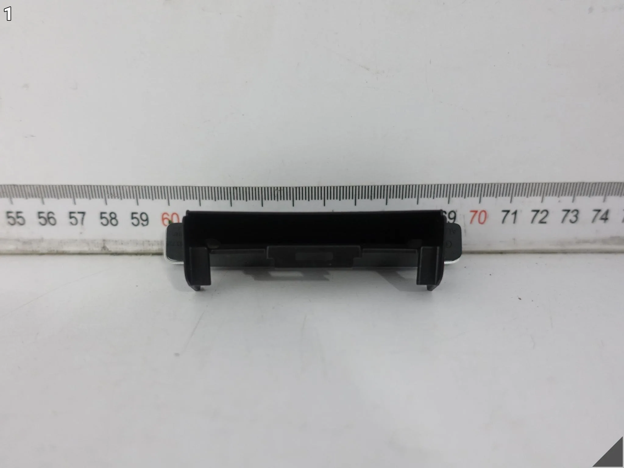 AUDI S8 A8 4N0 D5 17-21 EMBLEMAT ZNACZEK NAPIS QUATTRO PRZÓD W GRILL AUDI S8 A8 4N0 D5 17-21 EMBLEMAT ZNACZEK NAPIS QUATTRO PRZÓD W GRILL - obrazek 2