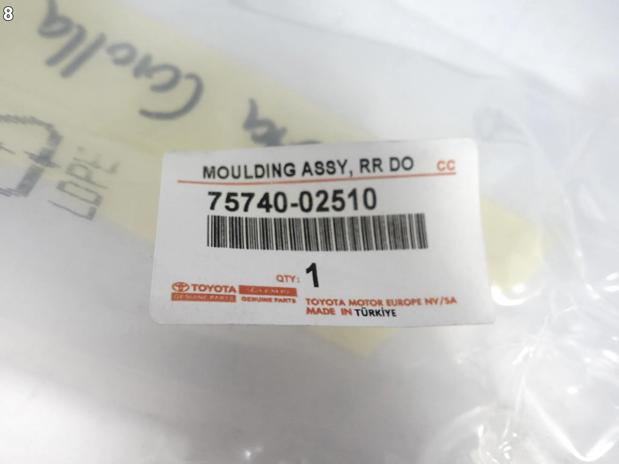 TOYOTA COROLLA E21 XII KOMBI 18- LISTWA ZGARNIAJĄCA SZYBY DRZWI TYŁ LEWA TOYOTA COROLLA E21 XII KOMBI 18- LISTWA ZGARNIAJĄCA SZYBY DRZWI TYŁ LEWA - obrazek 9
