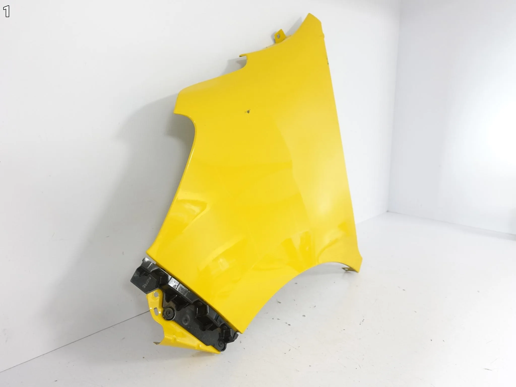 RENAULT MASTER IV 4 III 3 LIFT 19-24 BŁOTNIK FENDER LEWY PRZÓD + ŚLIZG Lewy przedni błotnik do Renault Master IV (2019-2024) z mocowaniem, część oryginalna OE.