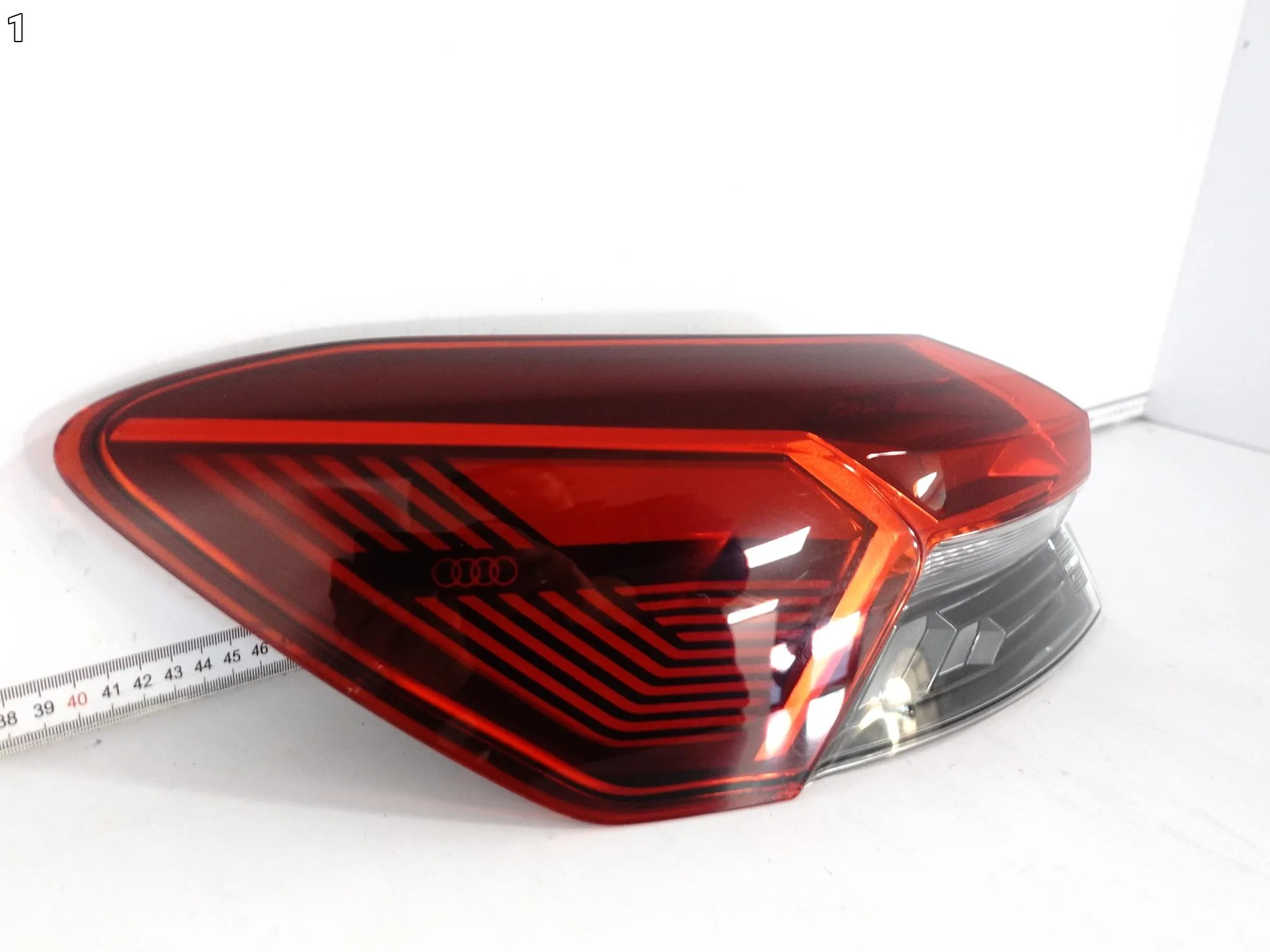 AUDI Q4 E-TRON 89A 21- LAMPA LED HIGH LEWA TYŁ EUROPA 938cde857a1aec6241fc29bb3203a166