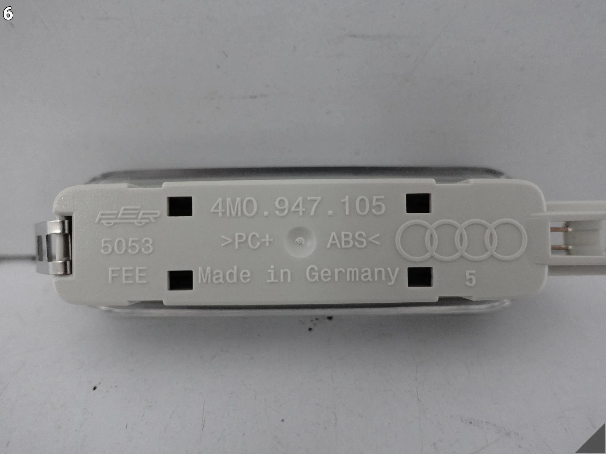 AUDI Q3 83A VW BENTLEY LAMBORGHINI OŚWIETLENIE KABINY LAMPKA LED PODSUFITKA 091177051b3140a9ef81290a8e42c545