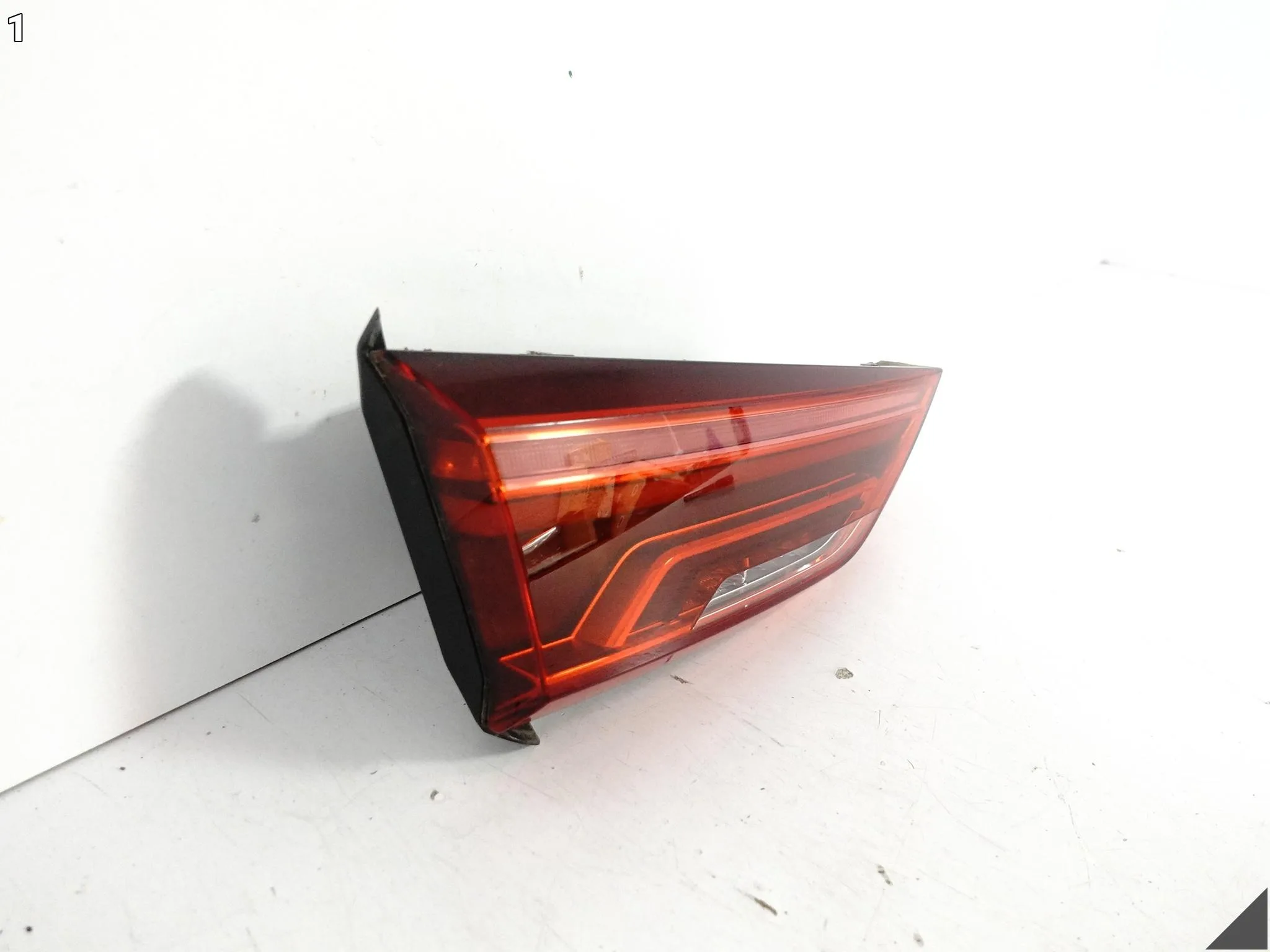 AUDI Q3 83A F3 18-25 LAMPA LED W KLAPĘ BAGAŻNIKA LEWA TYŁ EUROPA 24KM fd2d9e85457c9c2aad22038746a23af6
