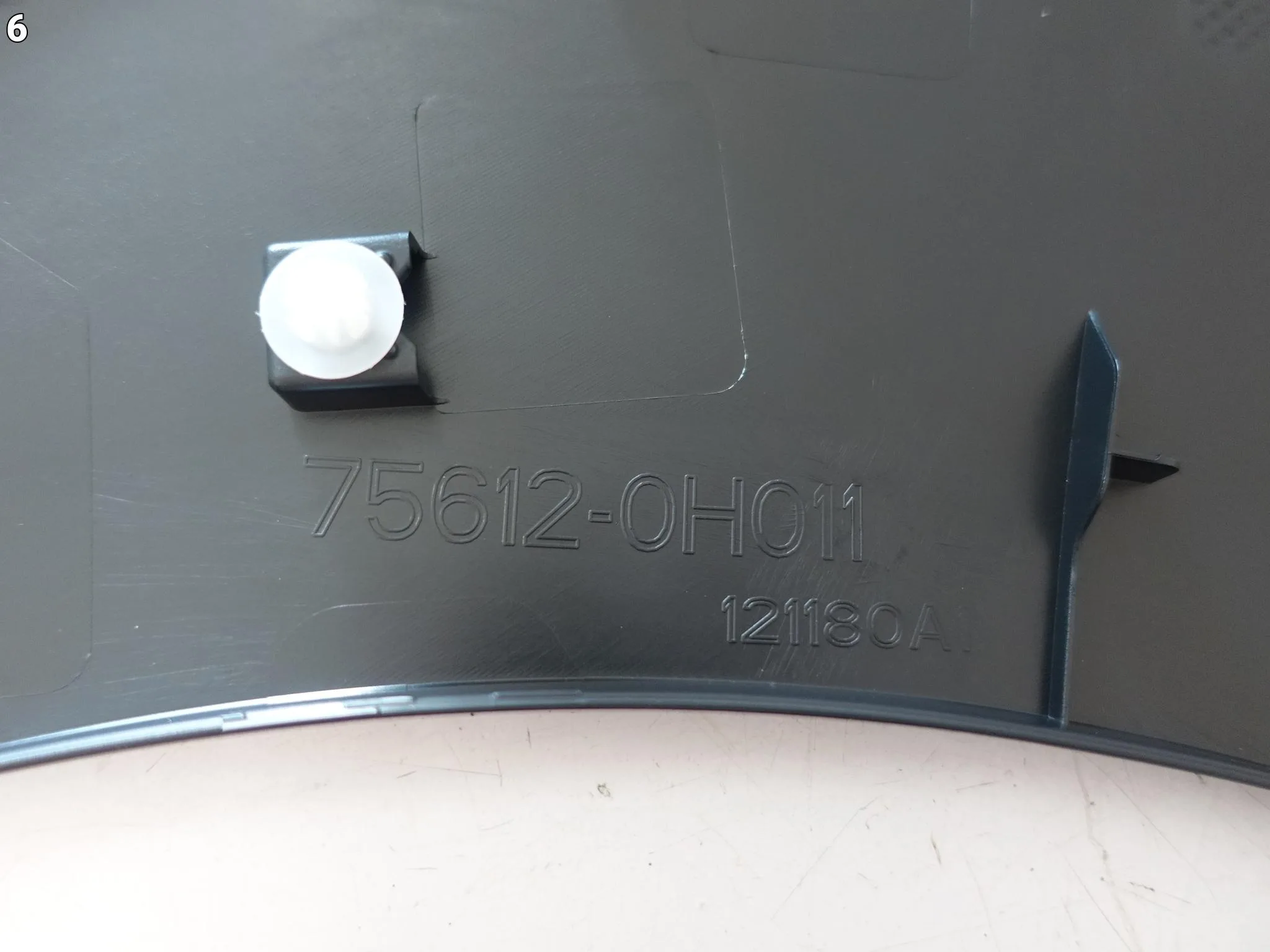 TOYOTA AYGO X AB70 21- LISTWA NAKŁADKA NA BŁOTNIK PRZÓD LEWA ORYGINALNA TOYOTA AYGO X AB70 21- LISTWA NAKŁADKA NA BŁOTNIK PRZÓD LEWA ORYGINALNA - obrazek 7