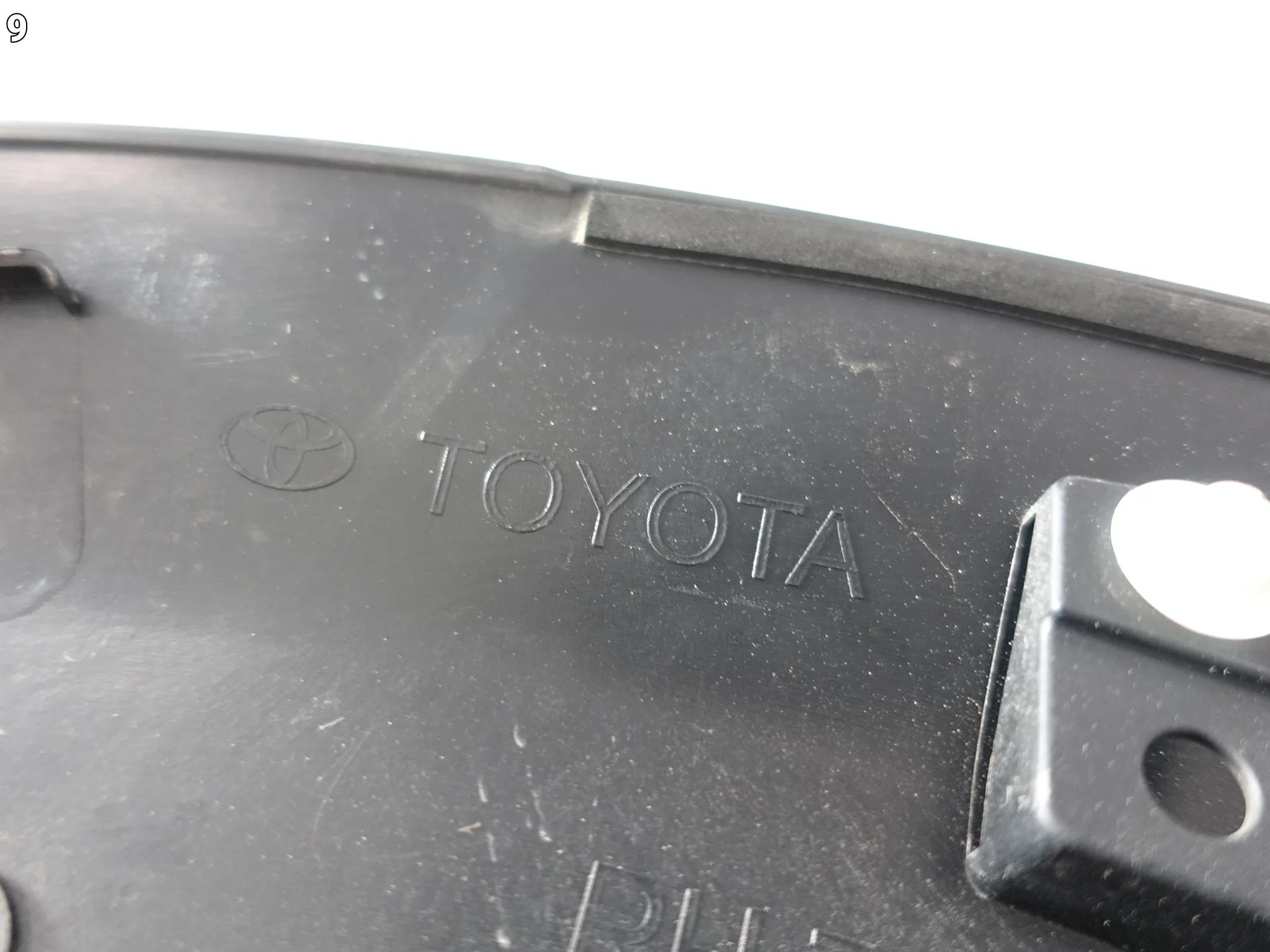 TOYOTA YARIS CROSS 20- LISTWA NAKŁADKA NA BŁOTNIK PRZÓD PRAWA ORYGINALNA TOYOTA YARIS CROSS 20- LISTWA NAKŁADKA NA BŁOTNIK PRZÓD PRAWA ORYGINALNA - obrazek 10