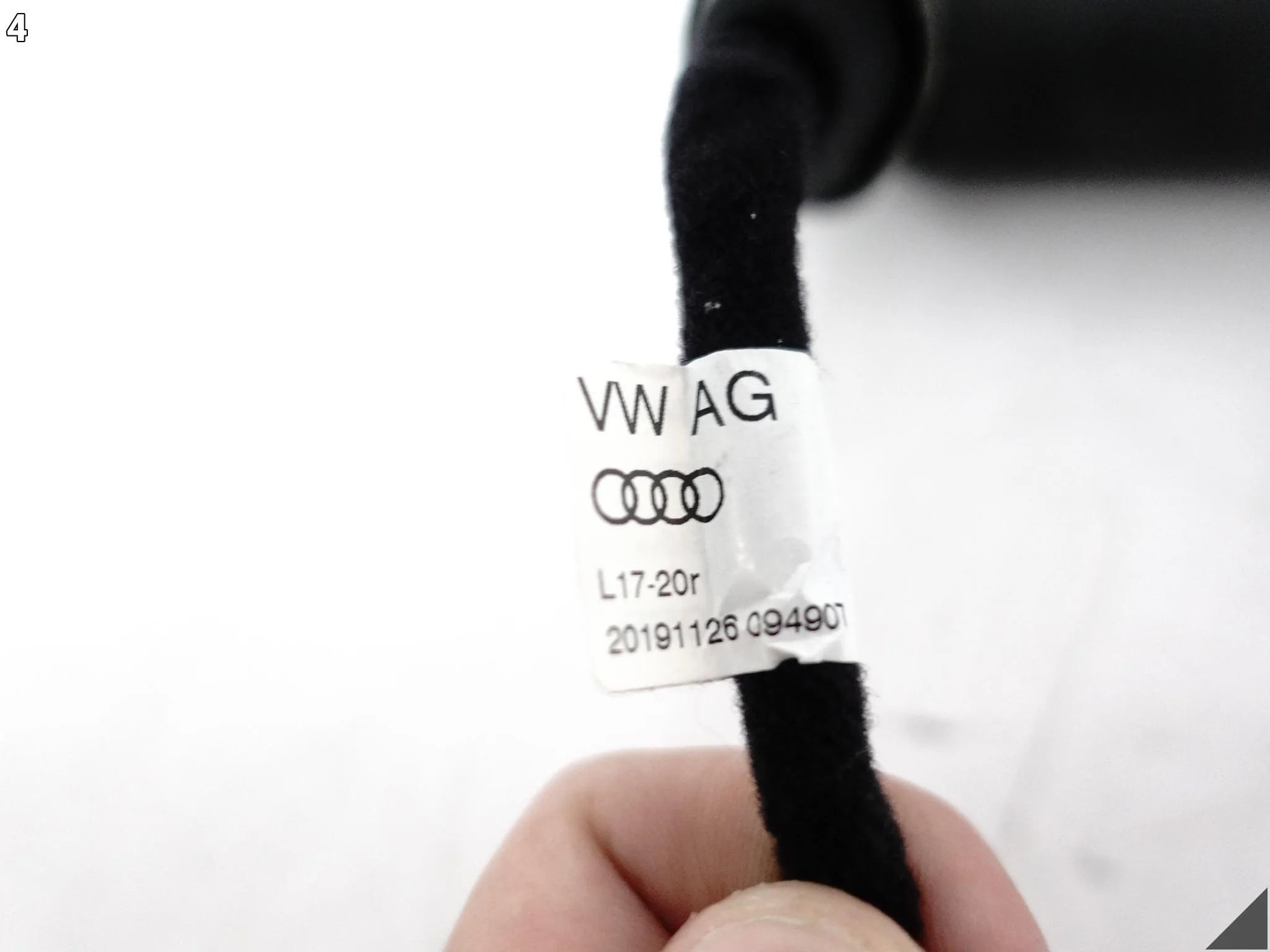 AUDI Q3 83A F3 18-25 SIŁOWNIK TELESKOP ELEKTRYCZNY KLAPA BAGAŻNIKA TYŁ R=L 954caddbd41659df3595d3ee714f5874