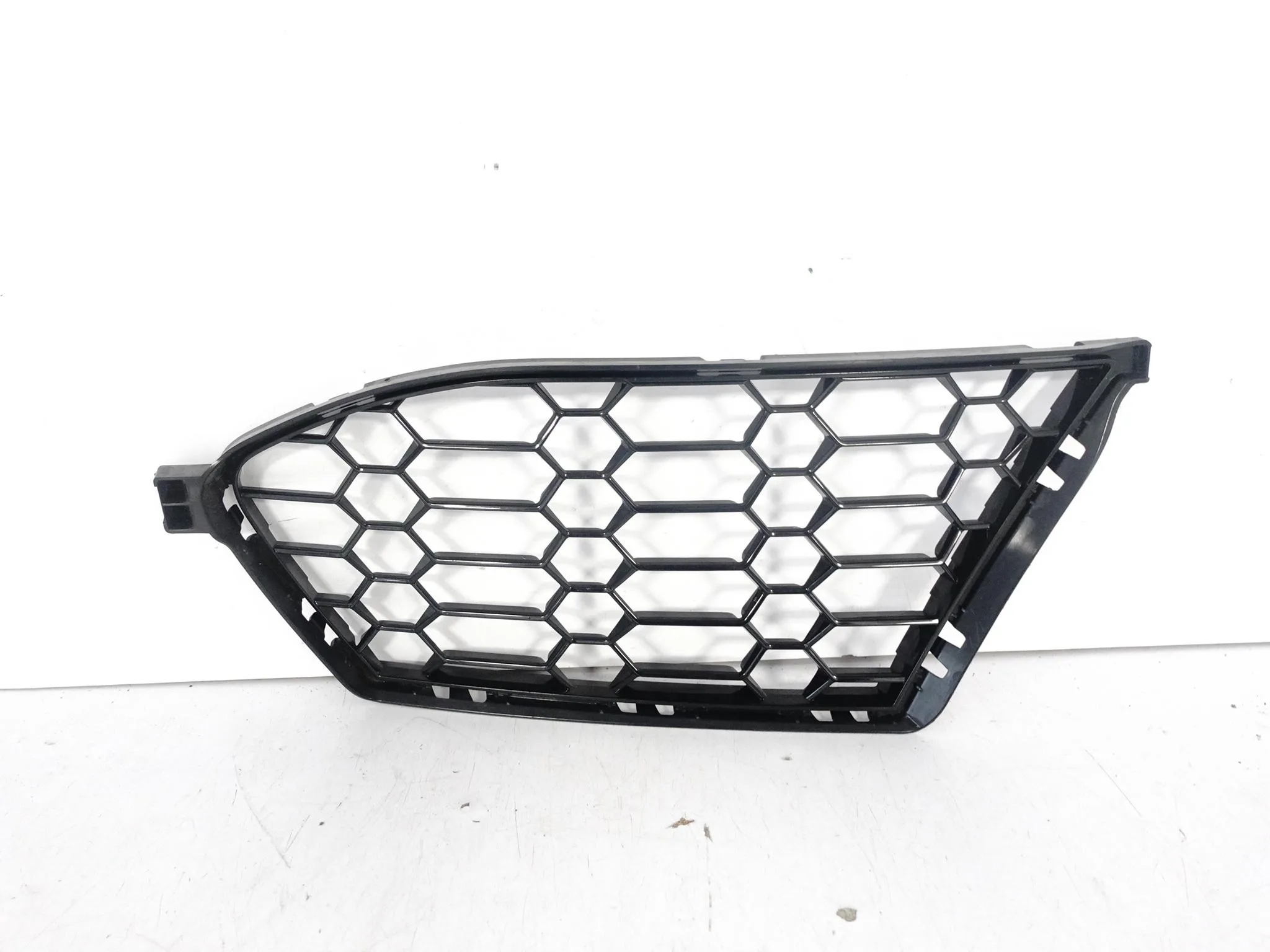 BMW M3 G80 G81 M4 G82 G83 M-POWER COMPETITION KRATKA W ZDERZAK PRZÓD LEWA 9d2081762b60fd17e3c2130cdbcaaf5e