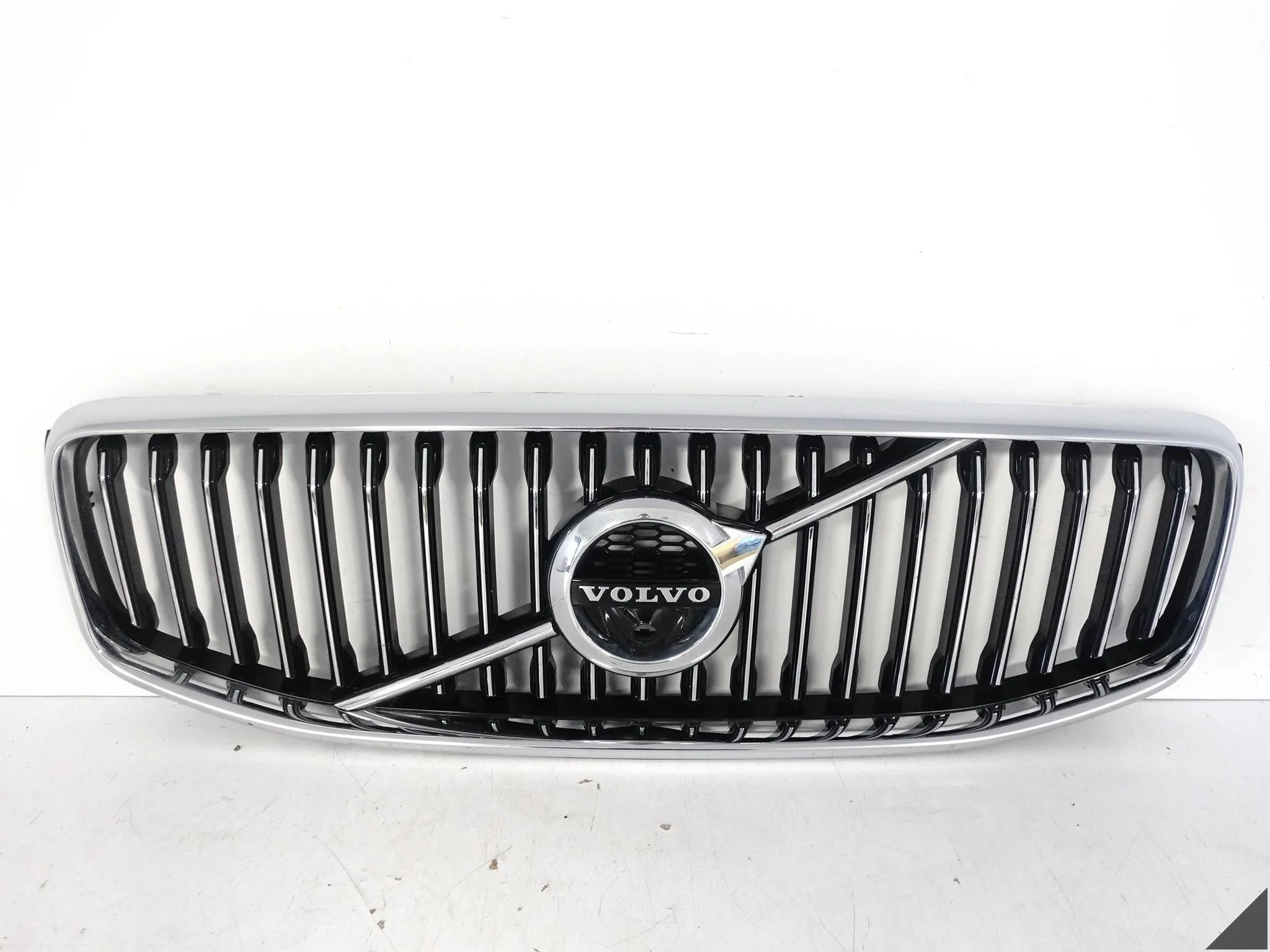 VOLVO XC60 II (2 GENERACJA) 17-21 ZDERZAK GRILL ATRAPA CHŁODNICY PRZÓD acdd1ee58ec0e884e916b941469afefa