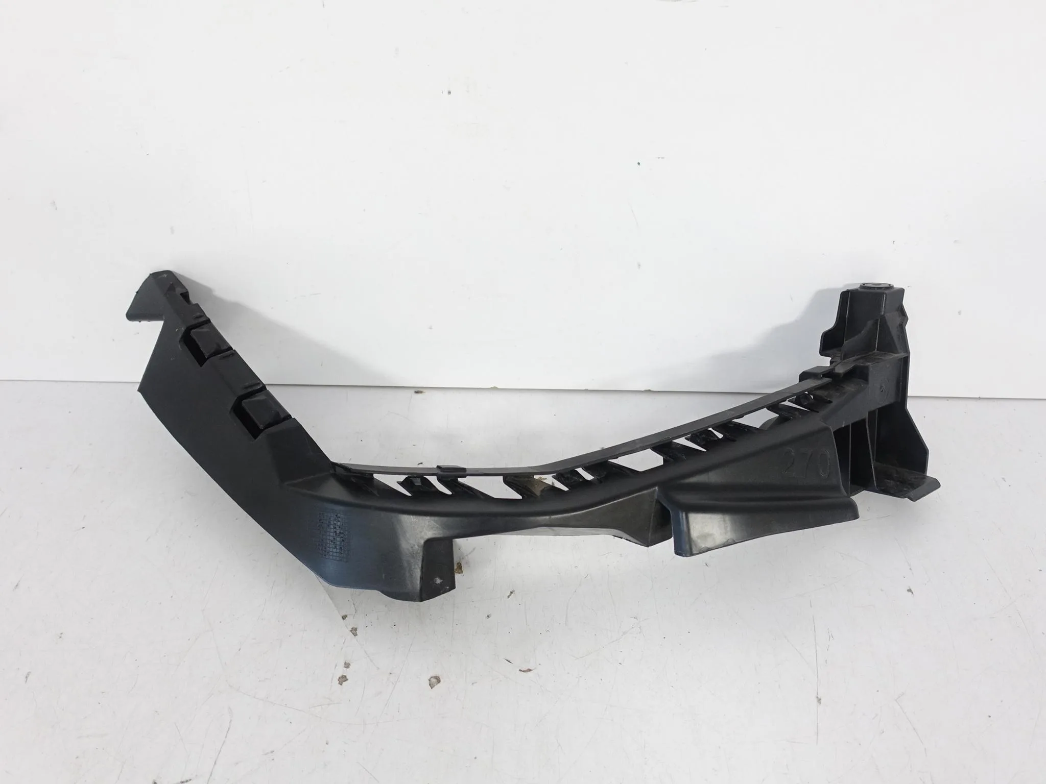 SEAT IBIZA V 5 6F0 17- ŚLIZG MOCOWANIE WSPORNIK LAMPY W ZDERZAK PRZÓD PRAWY d135becfb0f32e57aee8cfad083b7b80