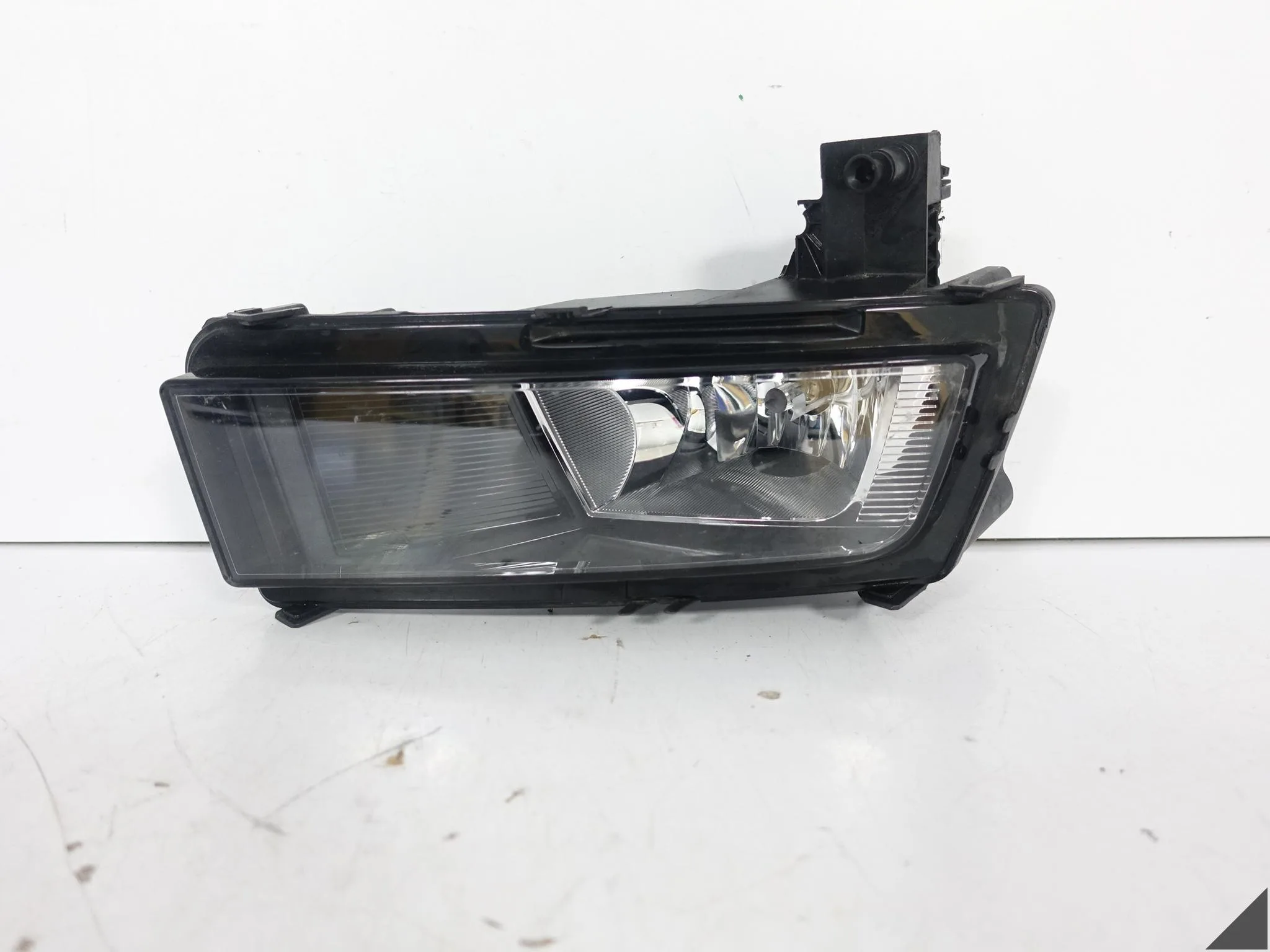 VW TOURAN II 5TA 15- HALOGEN LAMPA W ZDERZAK PRAWA PRZÓD 5TA941662A e8e6f646575bd5e38bbe9d5bf02aaf50
