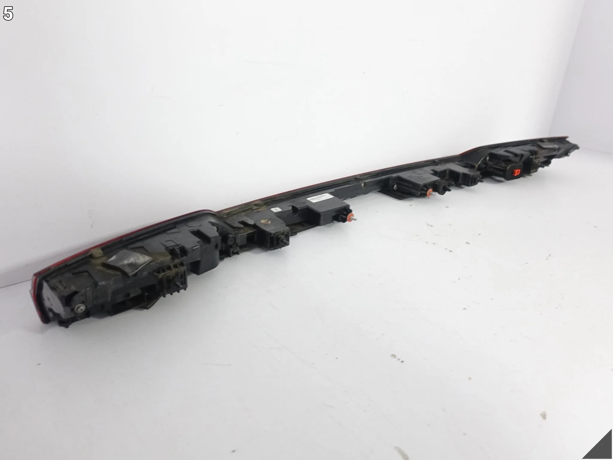 AUDI E-TRON ETRON Q8 4KE 18- LAMPA KLAPY LED BLENDA ŚRODKOWA TYŁ TYLNA 95db3d385ed8cf13f2117c965e8a2400
