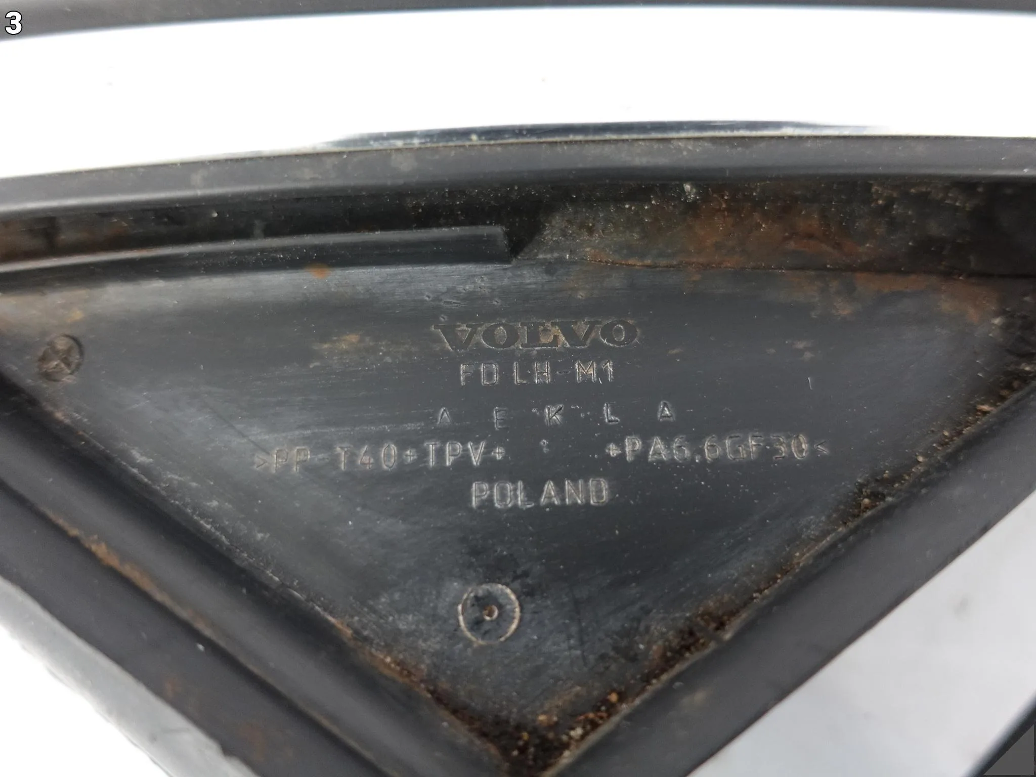 VOLVO XC90 II 16- USZCZELKA PROWADNICA LISTWA W DRZWI LEWA PRZÓD CHROM e1b5bb9f364b6366aac488484f50bcfb