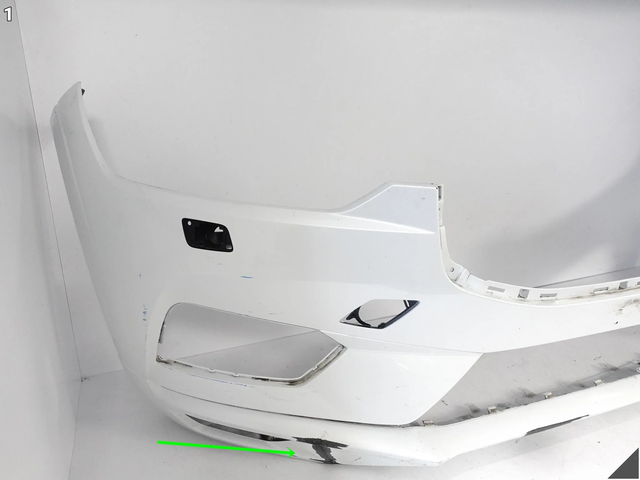 VOLVO XC60 II (2 GENERACJA) 17-21 ZDERZAK BUMPER PRZÓD (SPRYSKI) USZKODZONY 346ef42ea742d5c3ba3062424aff64a4
