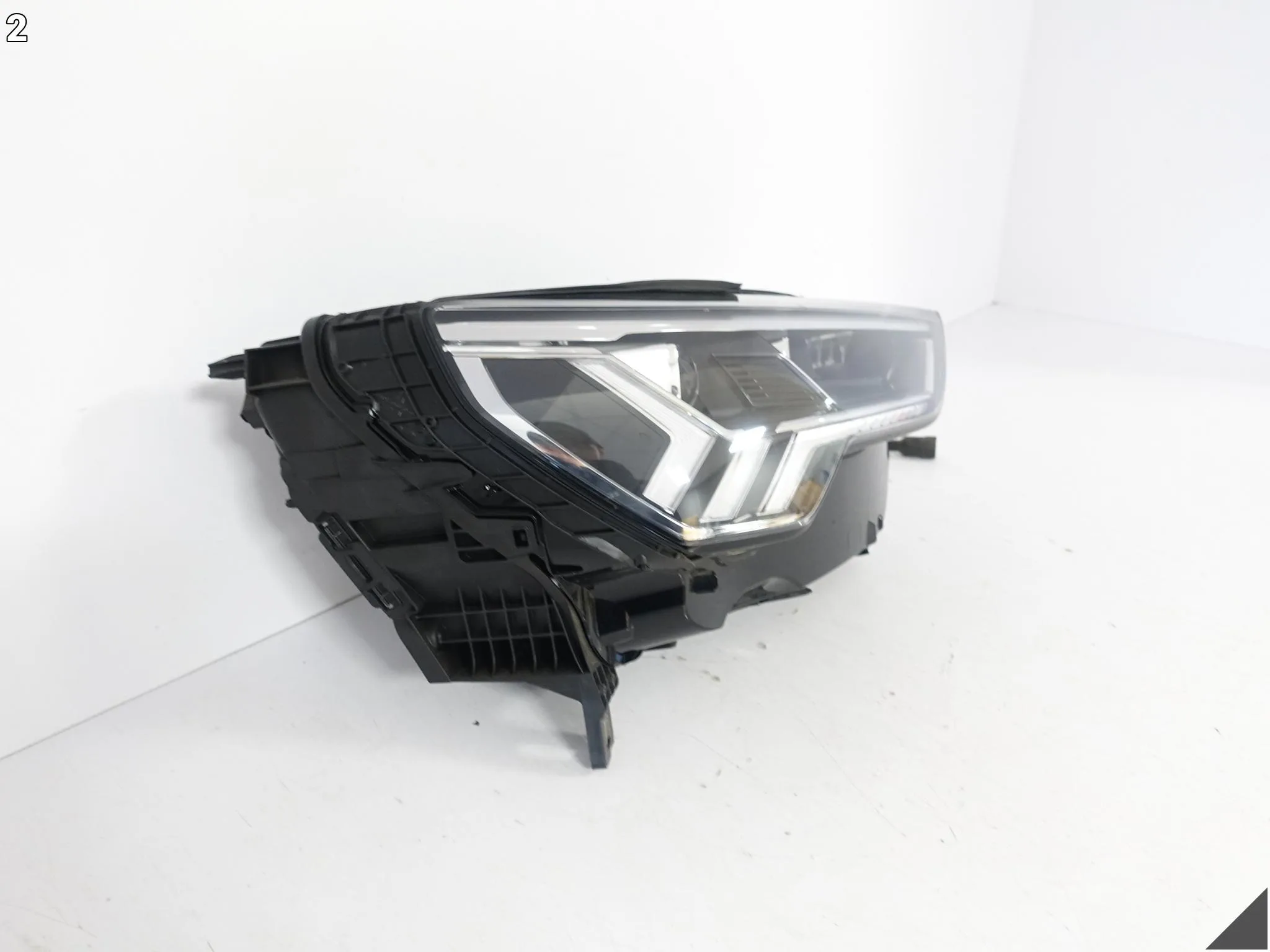 AUDI Q3 83A F3 18-25 LAMPA FULL LED PRZÓD PRAWA KOMPLETNA EU DEMONTAŻ 24KM 37fbd873184425e8aed24089bd7cde02