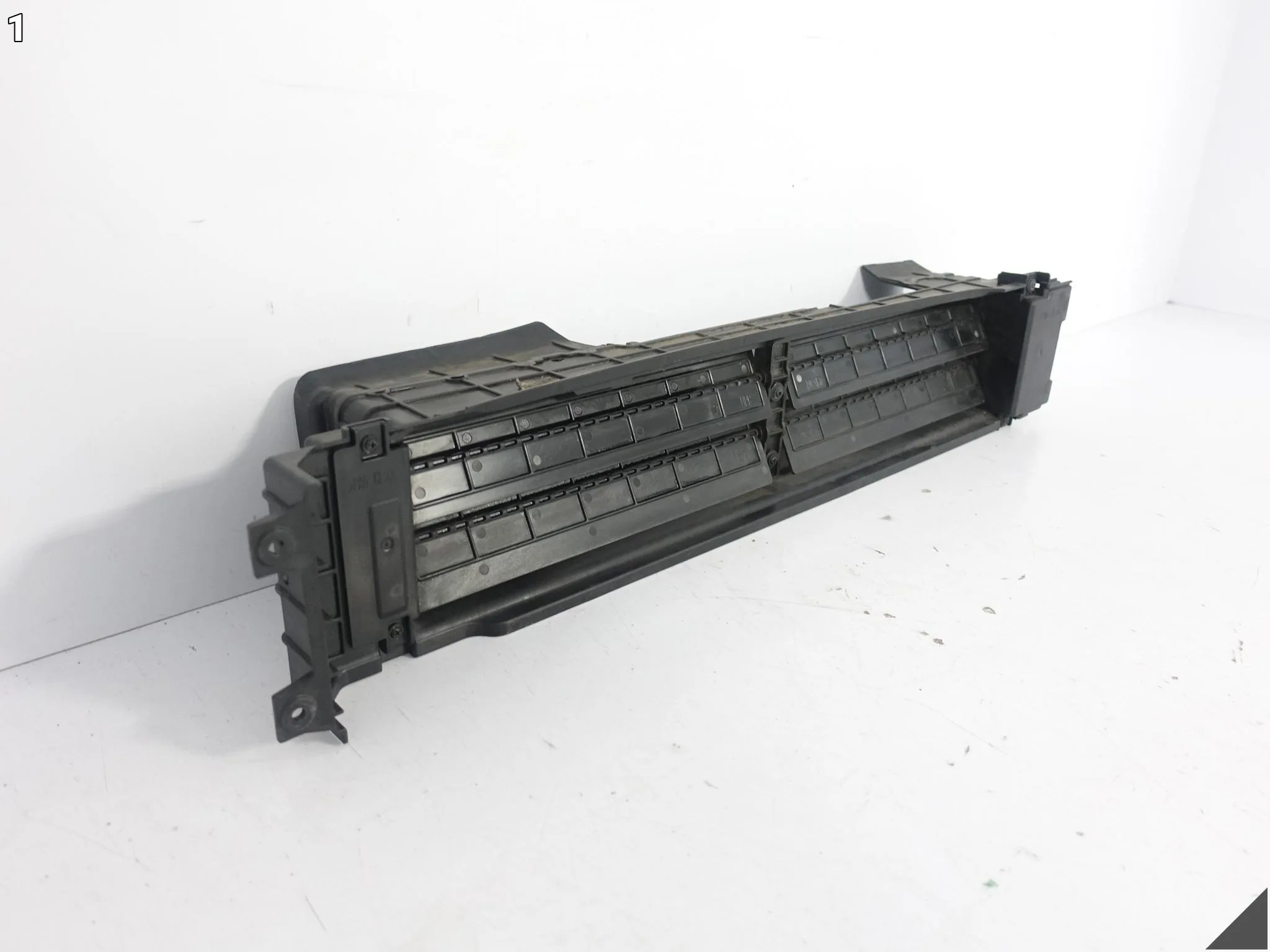 KIA SOUL EV III 3 19-22 KIEROWNICA ŻALUZJA PRZEWÓD WLOT POWIETRZA PRZÓD ef8569f3423920ec8f1494f3b9c35316