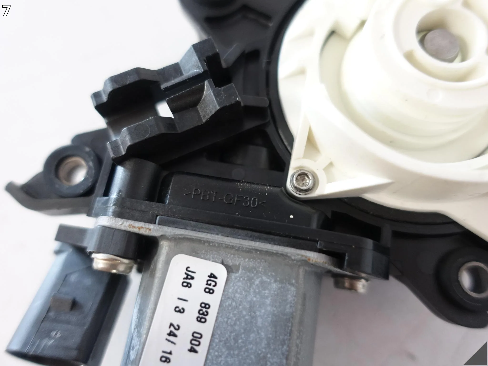 AUDI A7 S7 RS7 4G8 C7 10-18 SILNICZEK DOCIĄGU DRZWI PRAWY TYŁ 4G8839004 fdfaa5cefd34246601dea02643396cc7