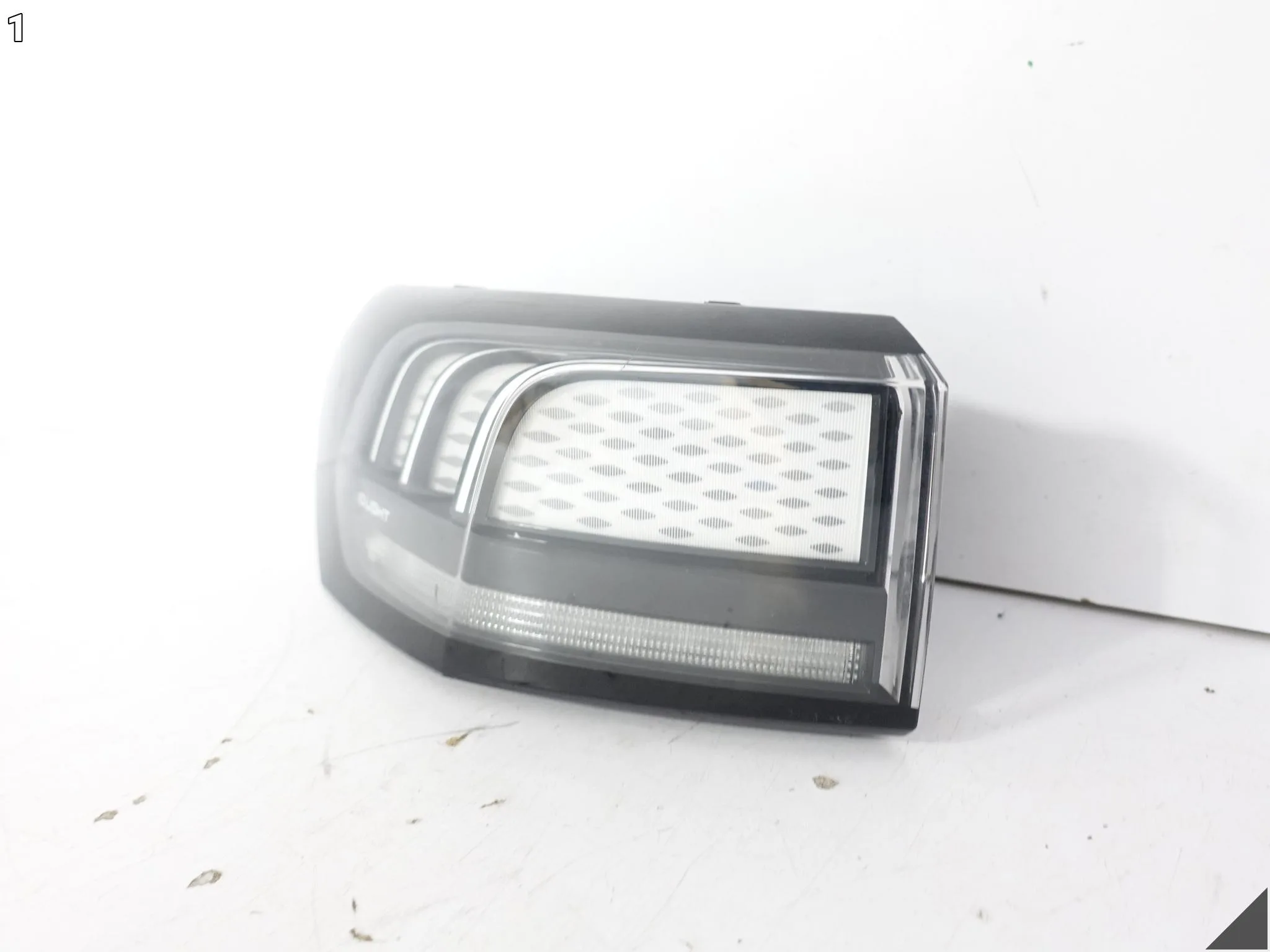 VW ID7 ID.7 14A 23- LAMPA LED TEIL LAMP W BŁOTNIK LEWA TYŁ 1ce5811b69611f2acece1df86b458e0d